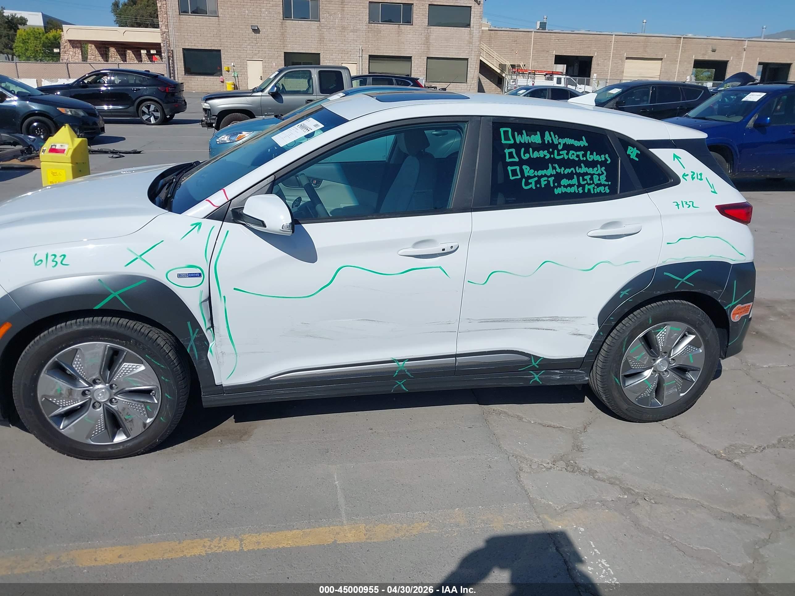 HYUNDAI KONA image 6