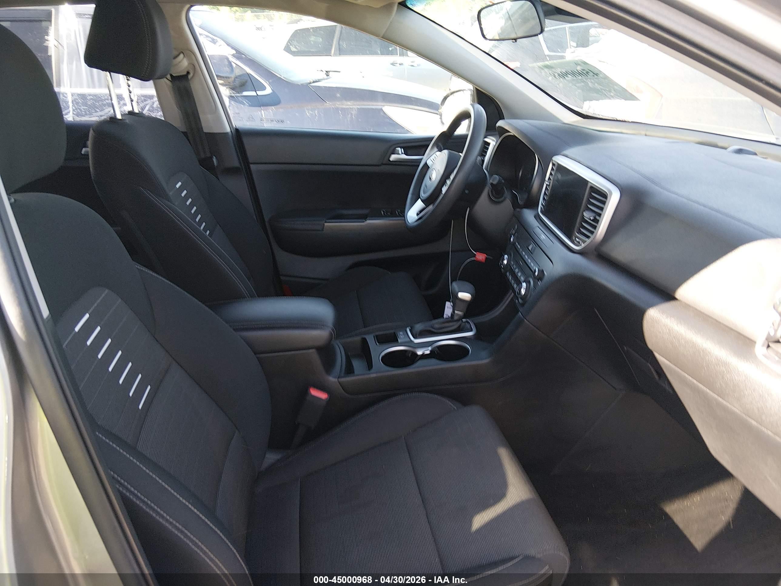 KIA SPORTAGE image 5