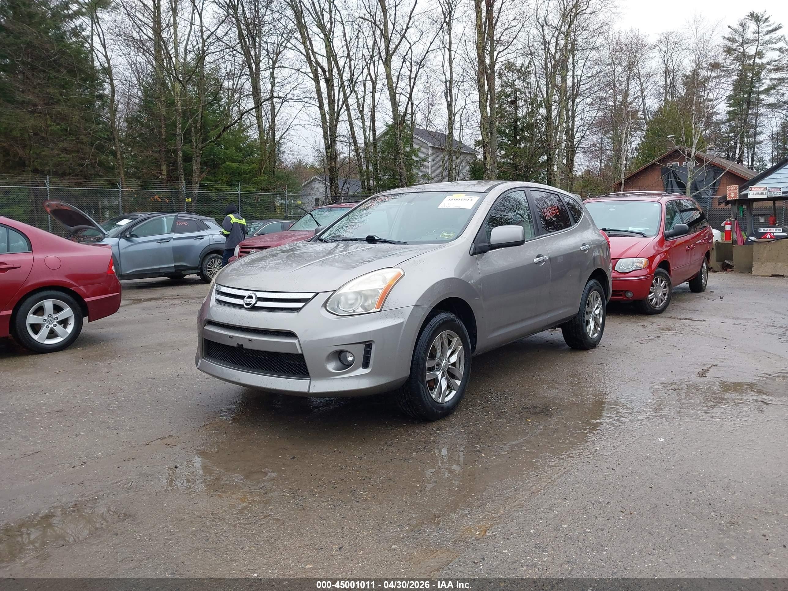 NISSAN ROGUE image 2
