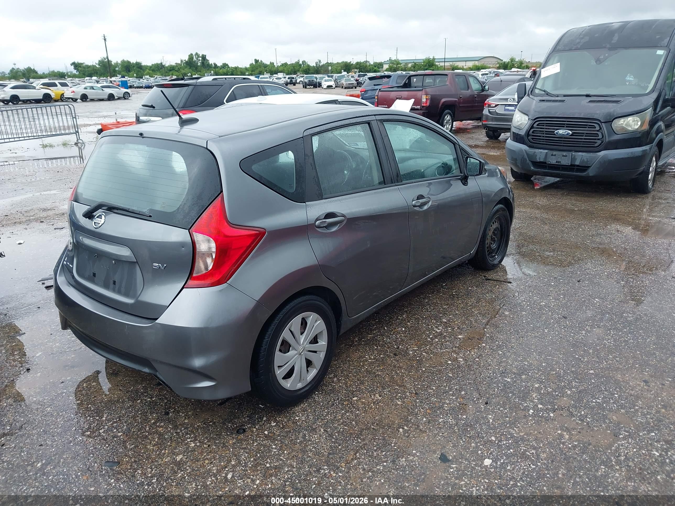 NISSAN VERSA image 4