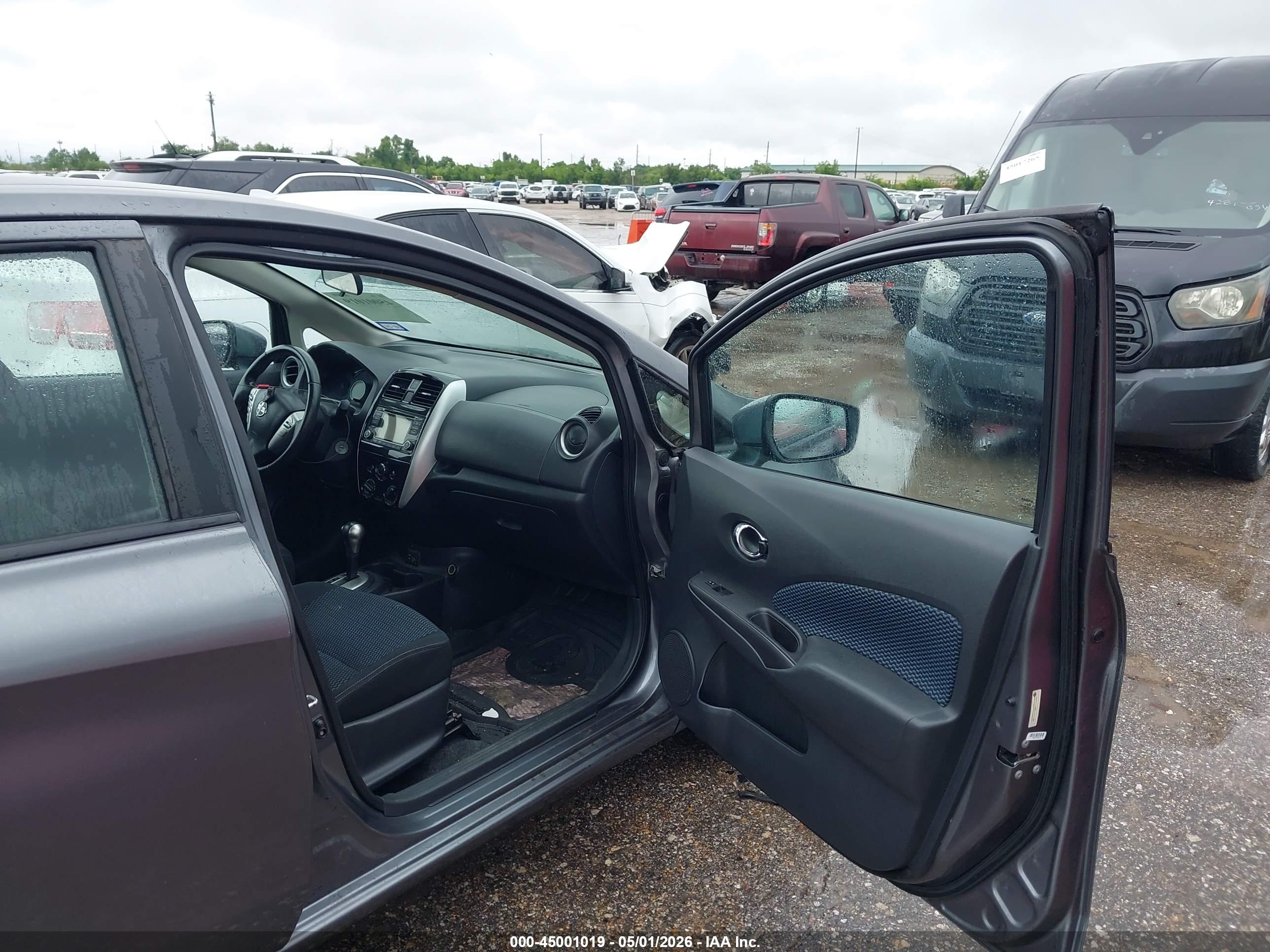 NISSAN VERSA image 5