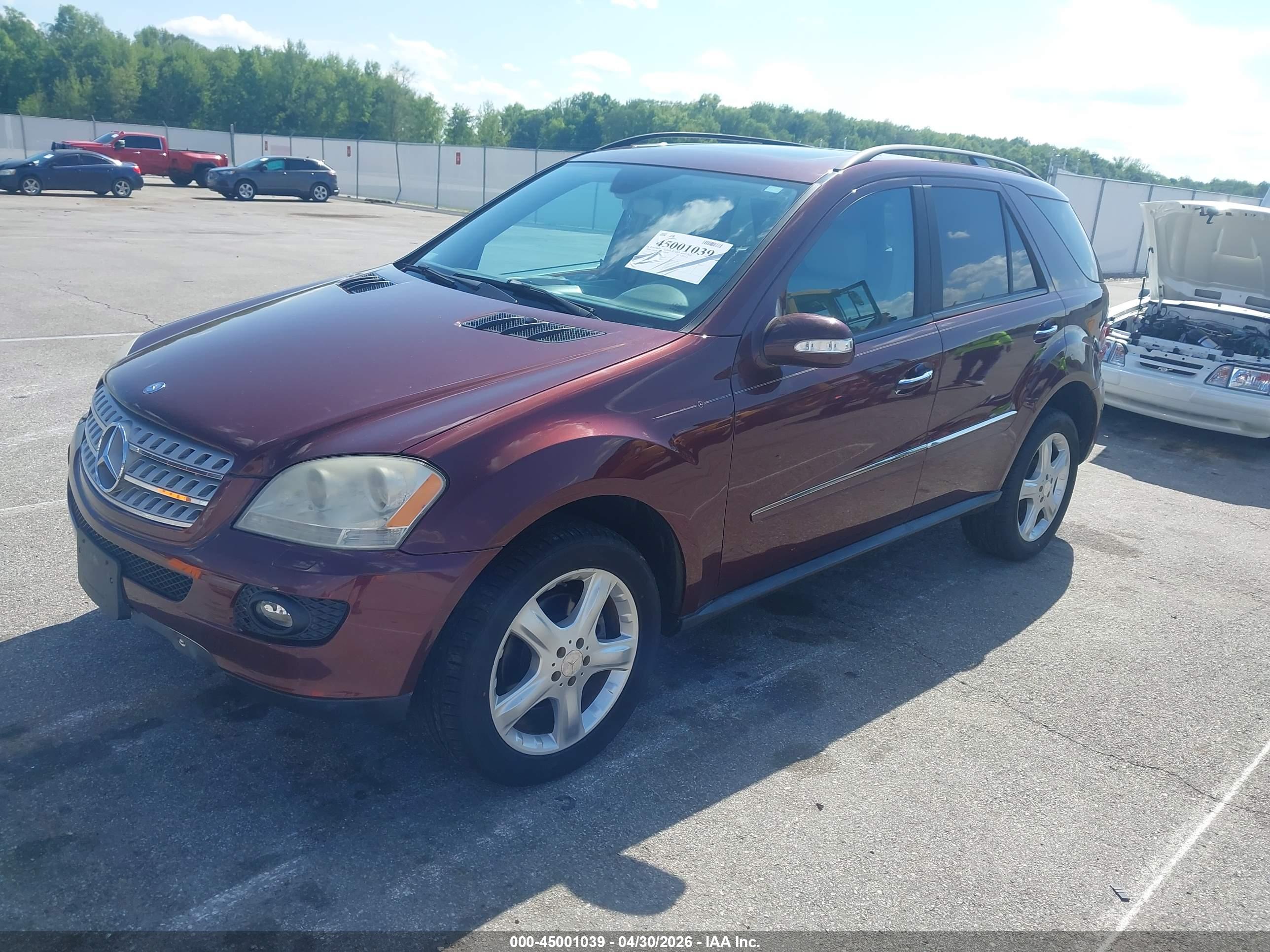 MERCEDES-BENZ ML image 2