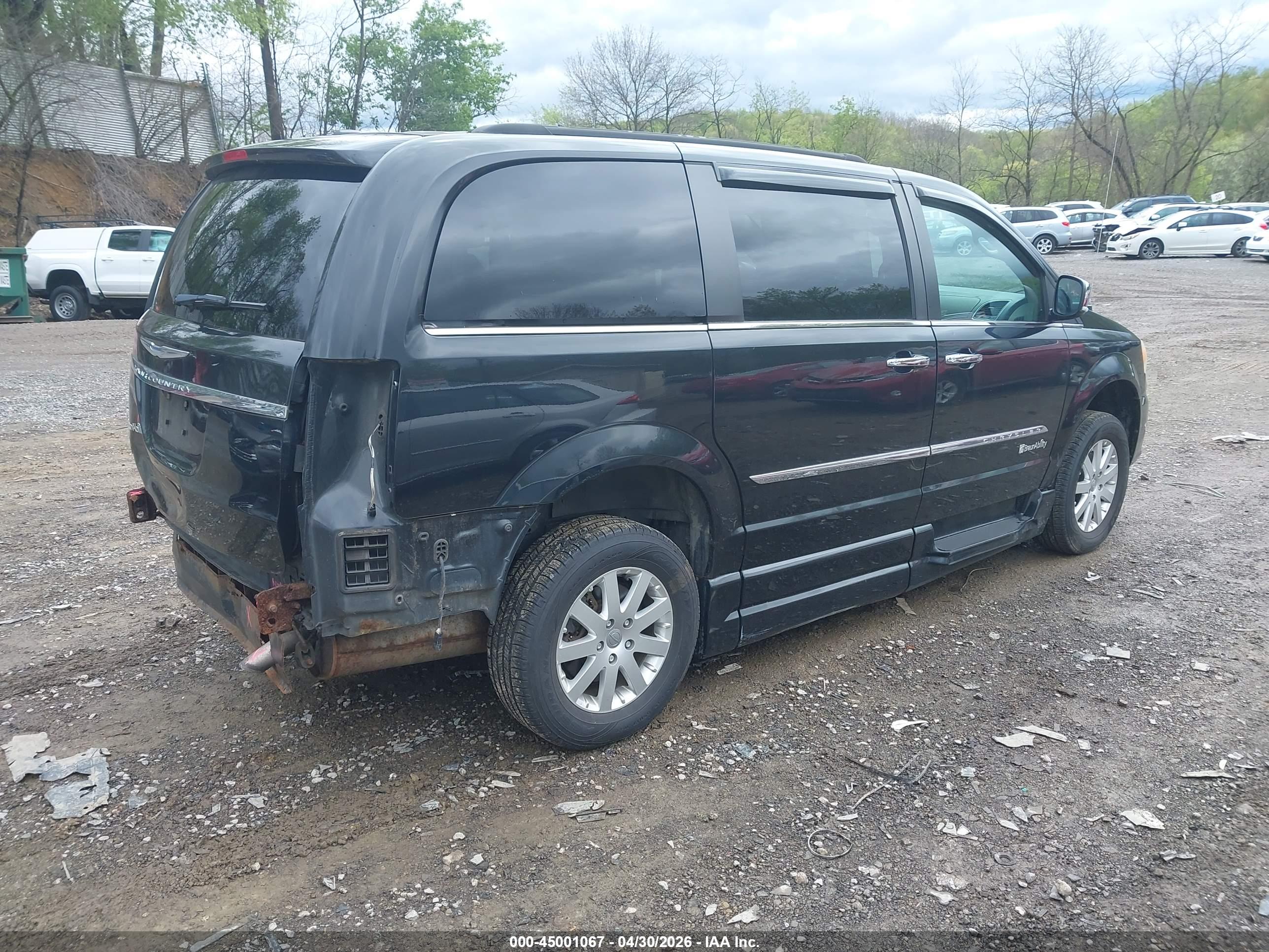 CHRYSLER TOWN image 4