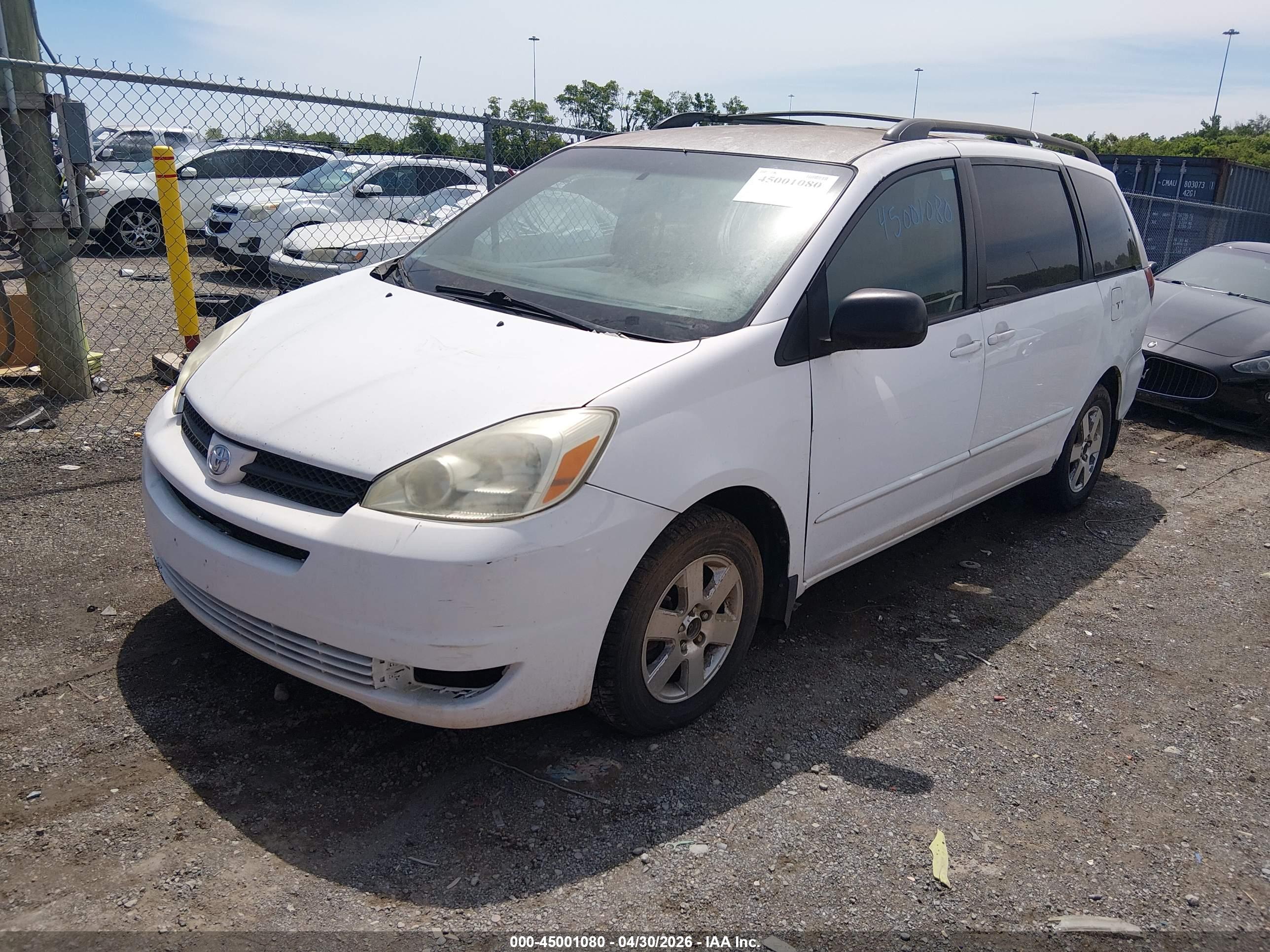 TOYOTA SIENNA image 2