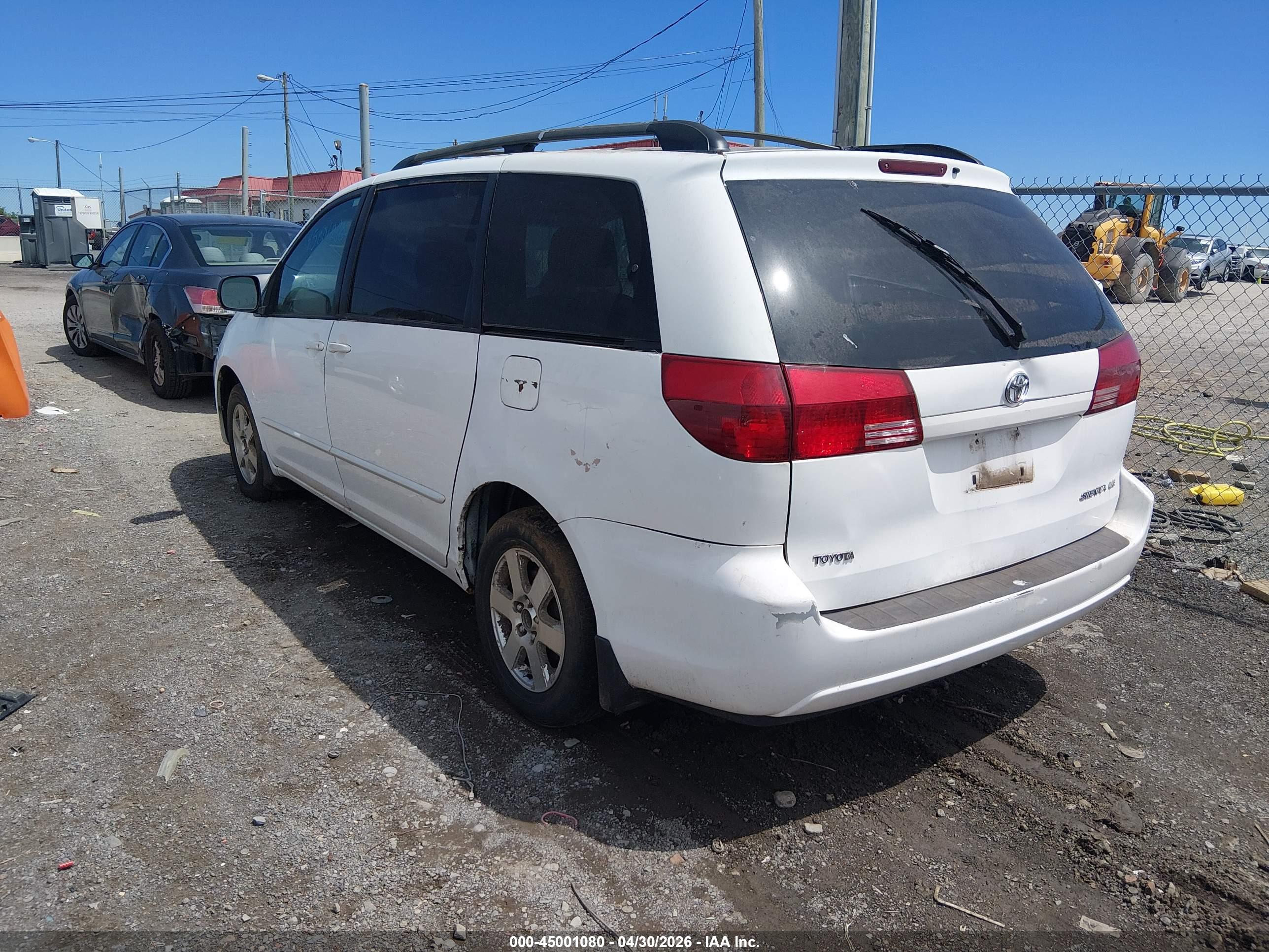 TOYOTA SIENNA image 3