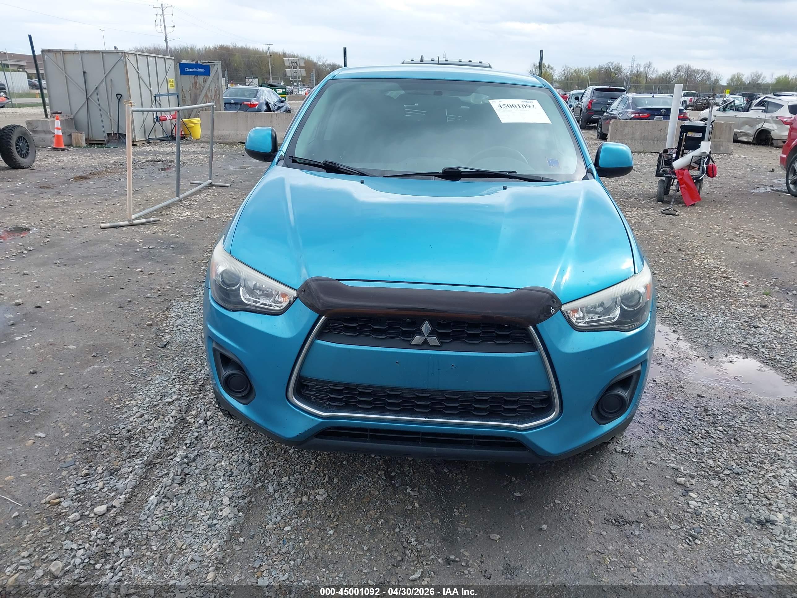 MITSUBISHI OUTLANDER image 6