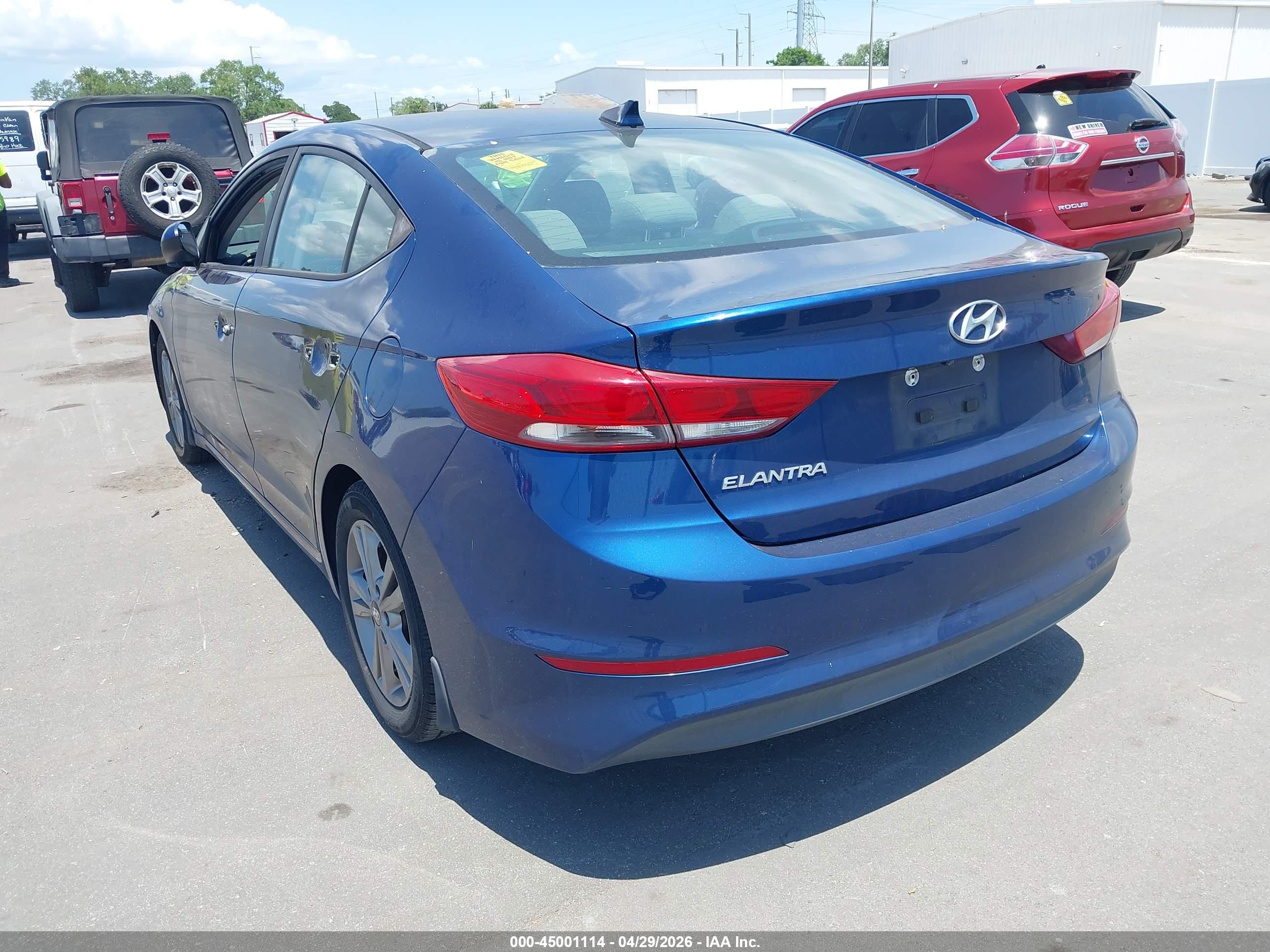 HYUNDAI ELANTRA image 3
