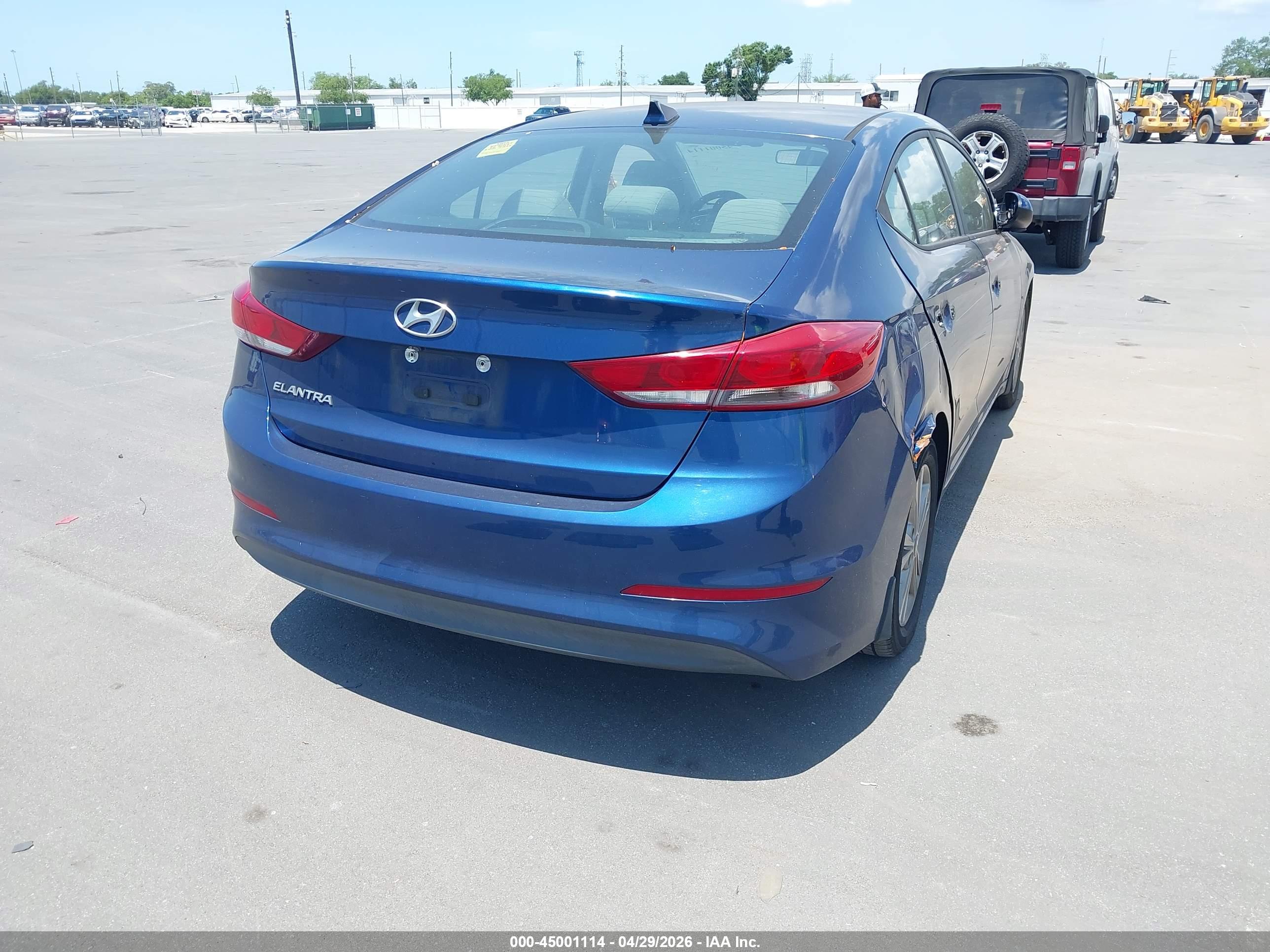 HYUNDAI ELANTRA image 4