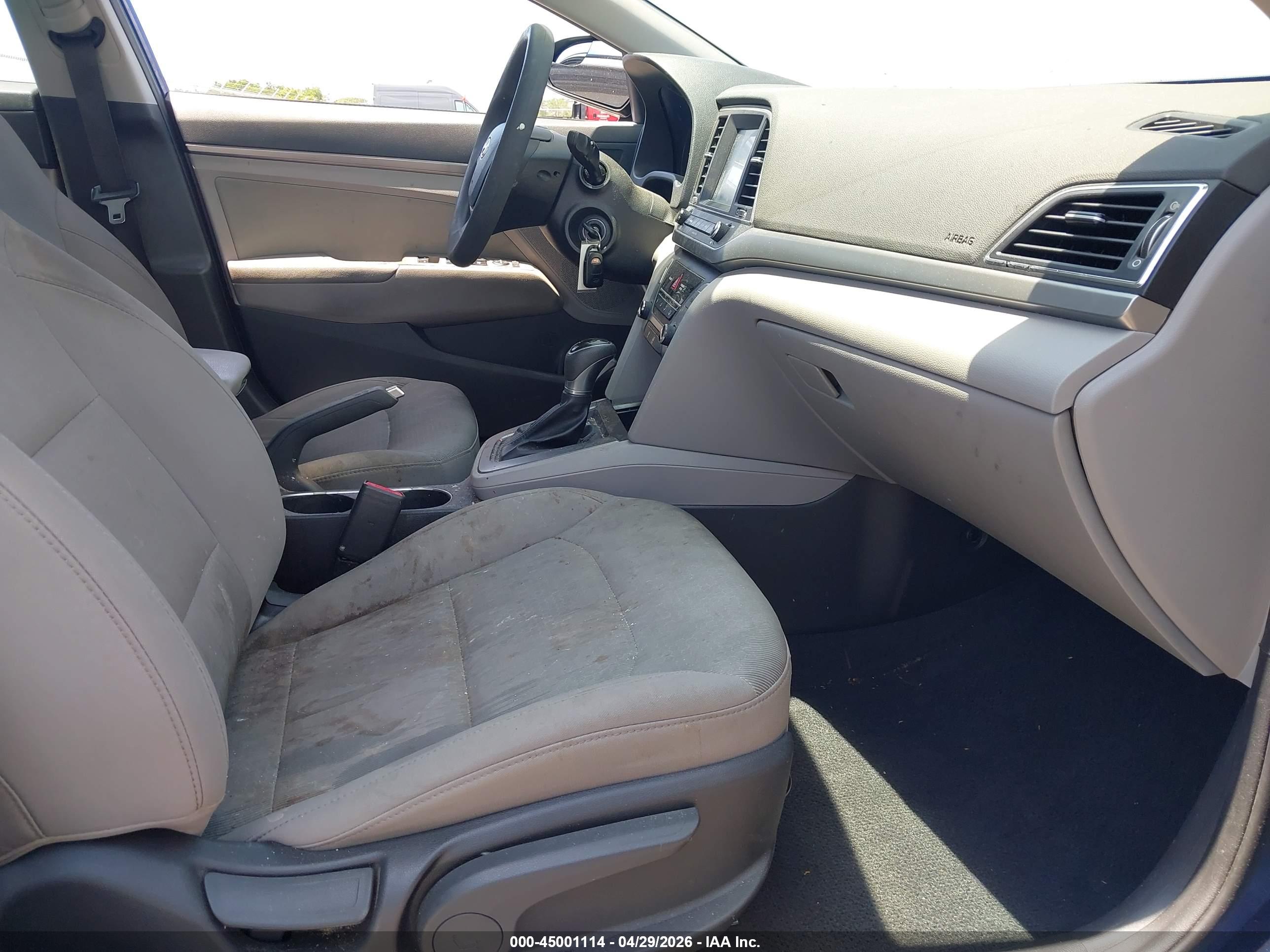 HYUNDAI ELANTRA image 5