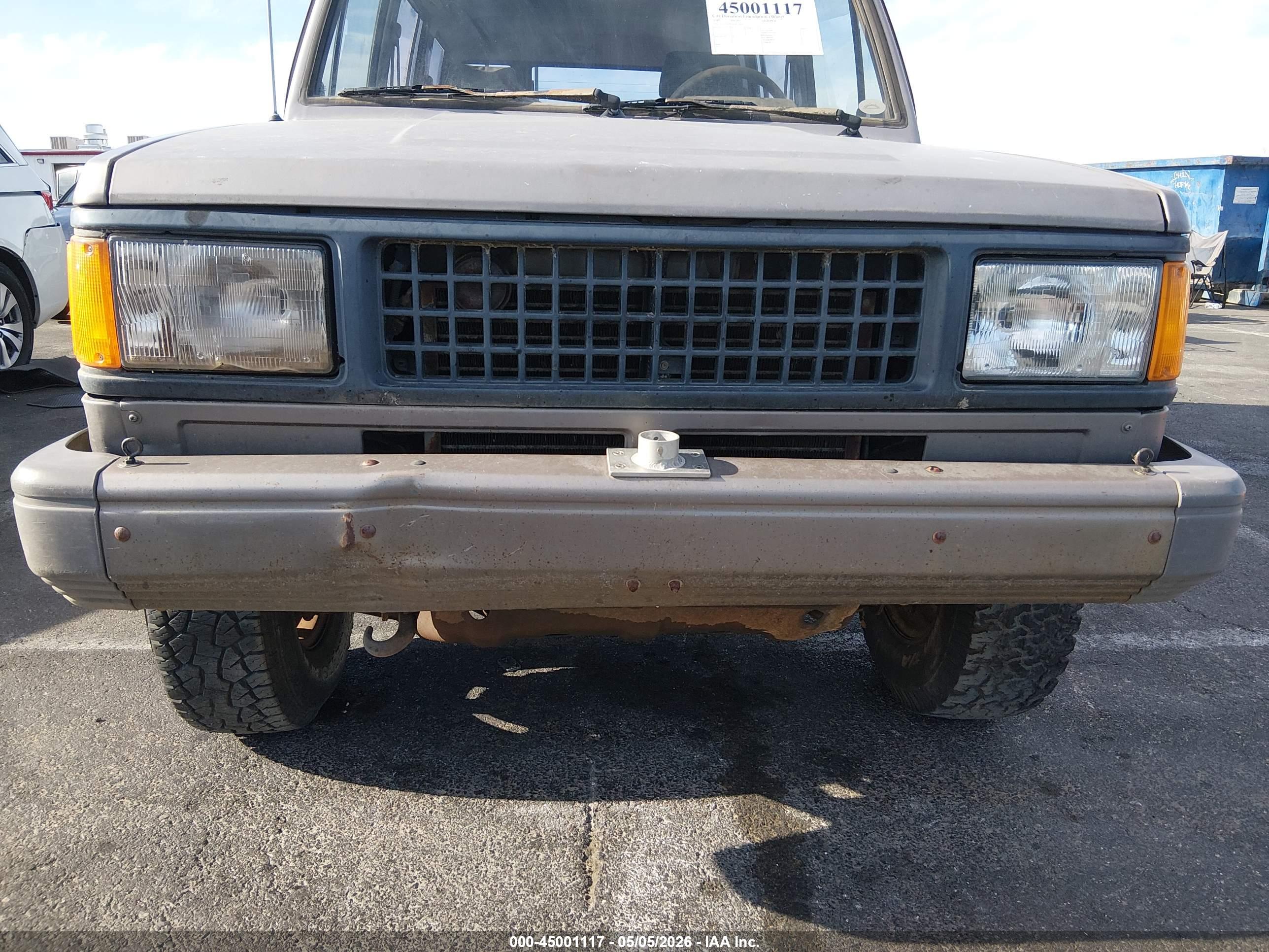ISUZU TROOPER image 6