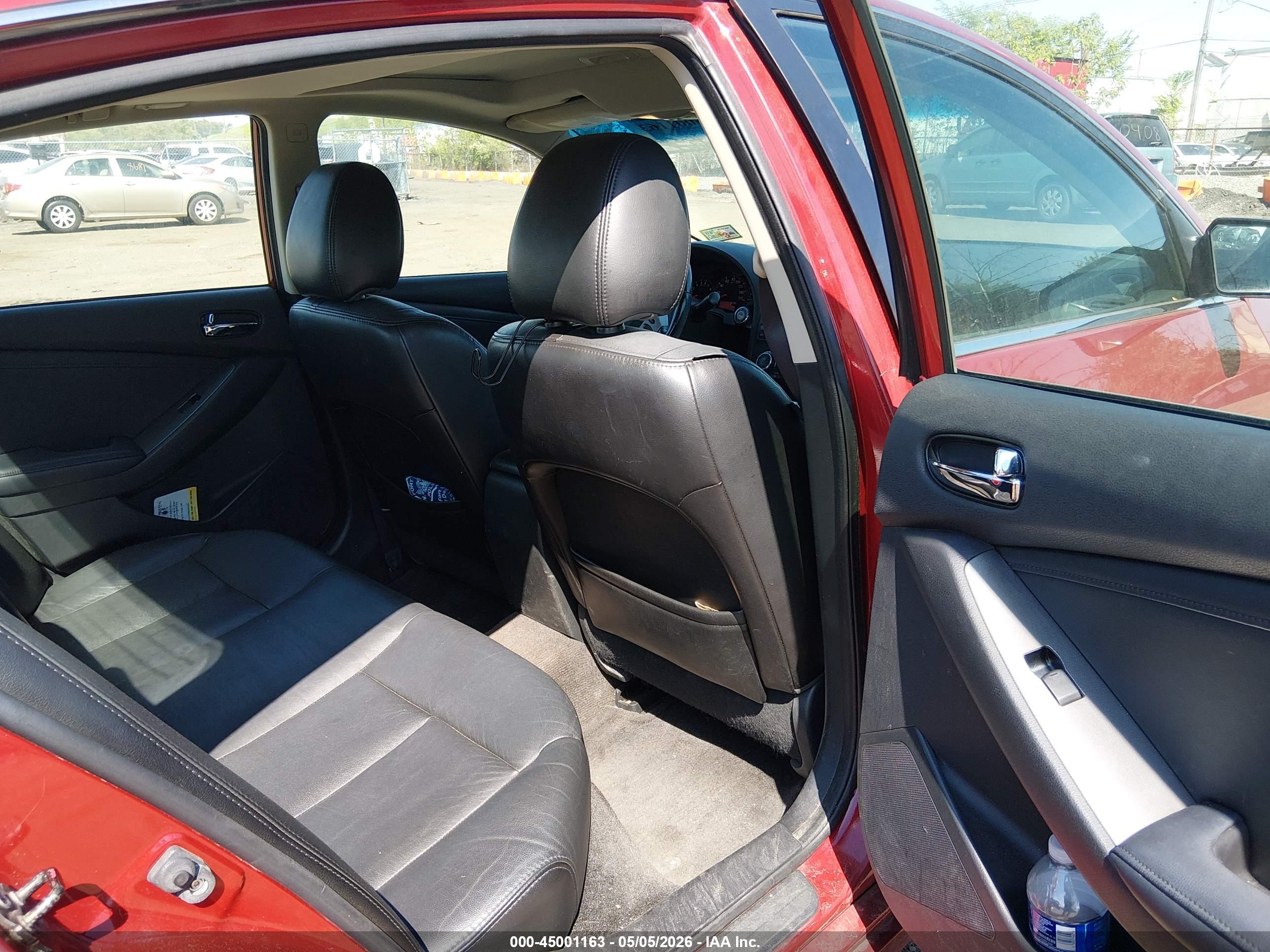 NISSAN ALTIMA image 8