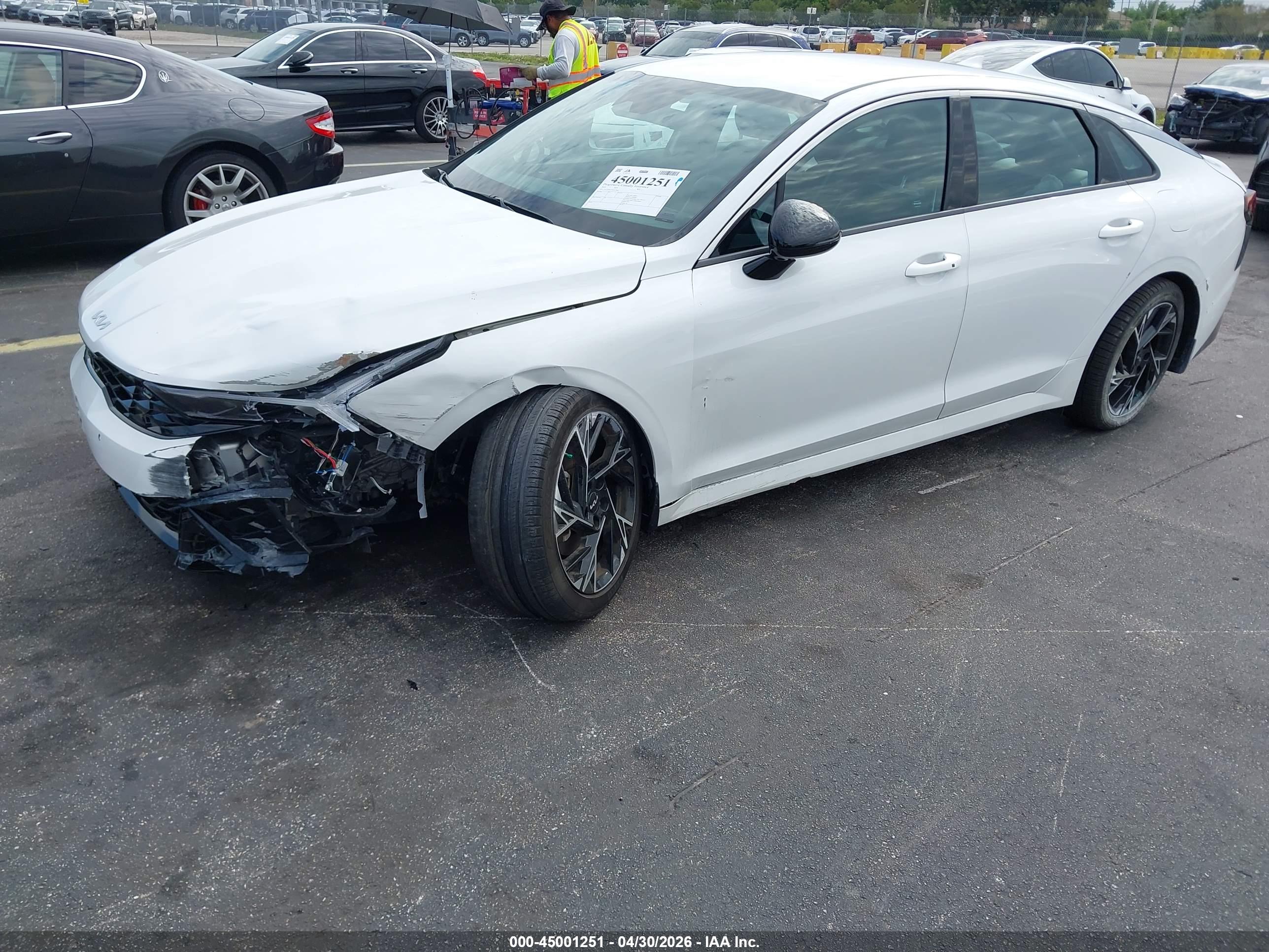 KIA K5 image 6