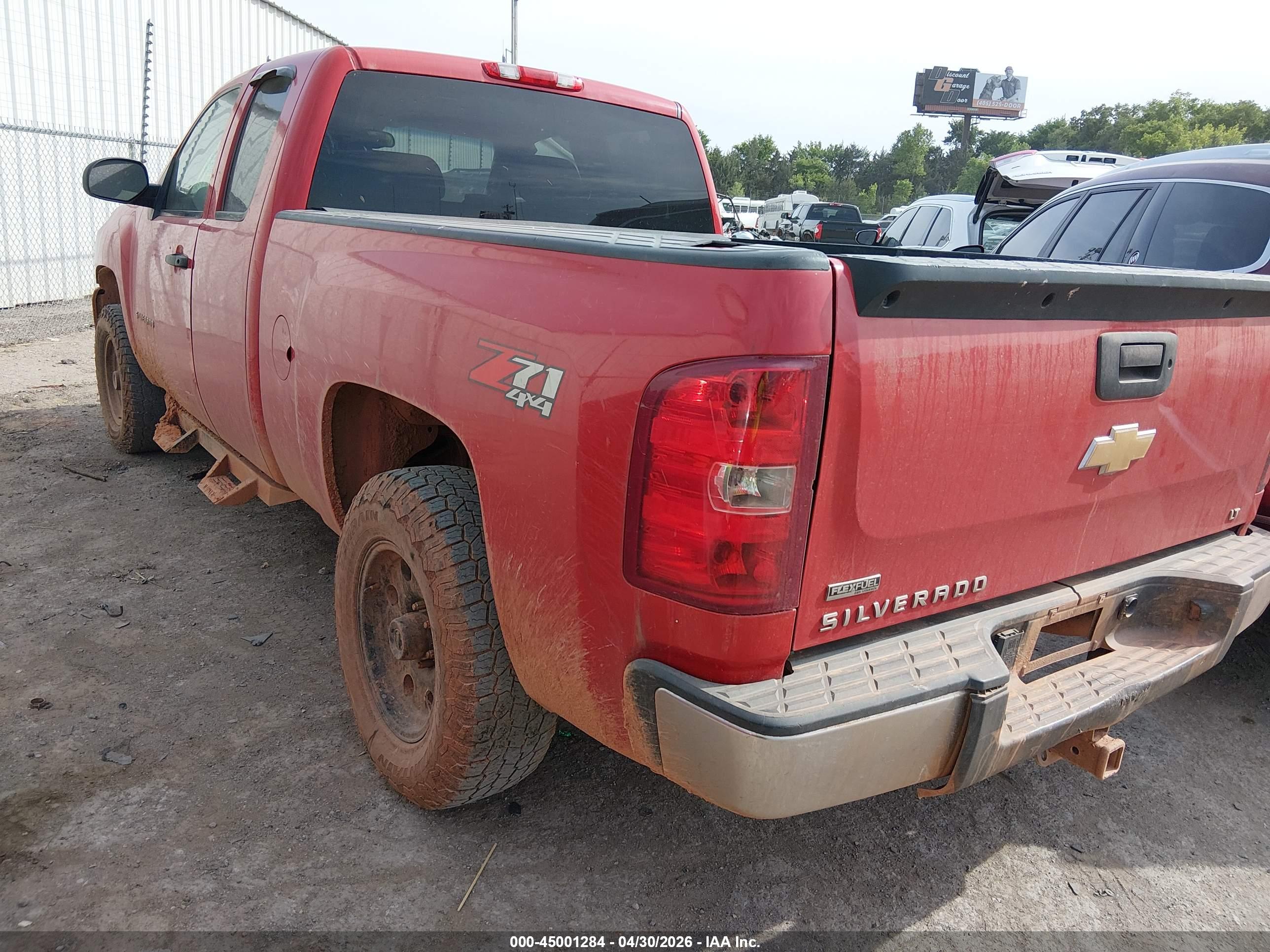 CHEVROLET SILVERADO image 3