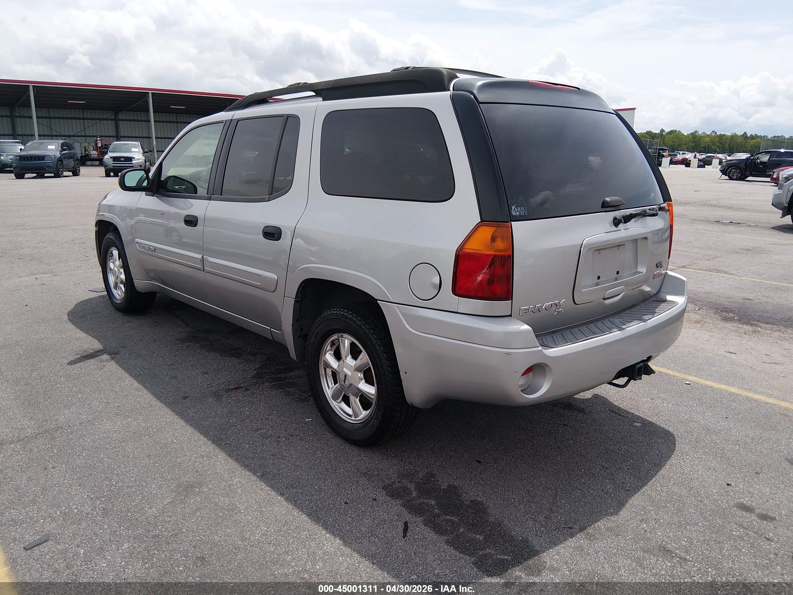 GMC ENVOY image 3
