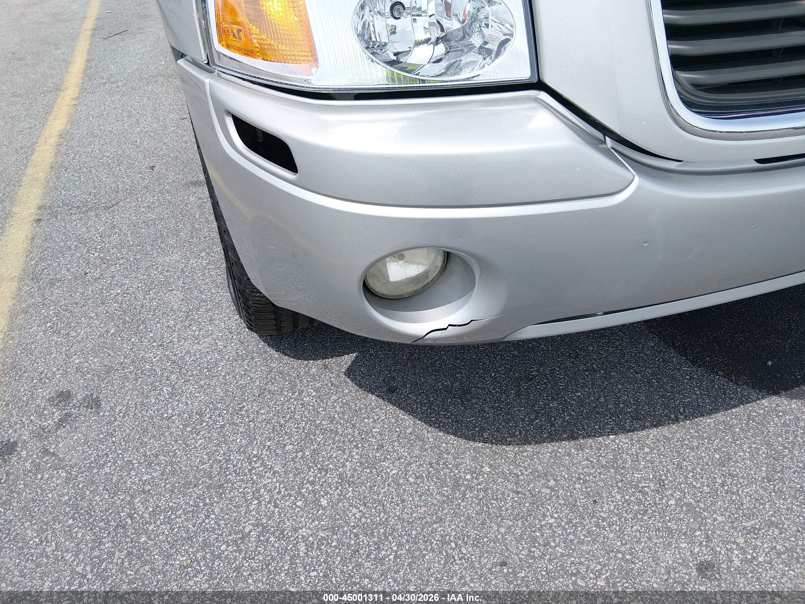 GMC ENVOY image 6