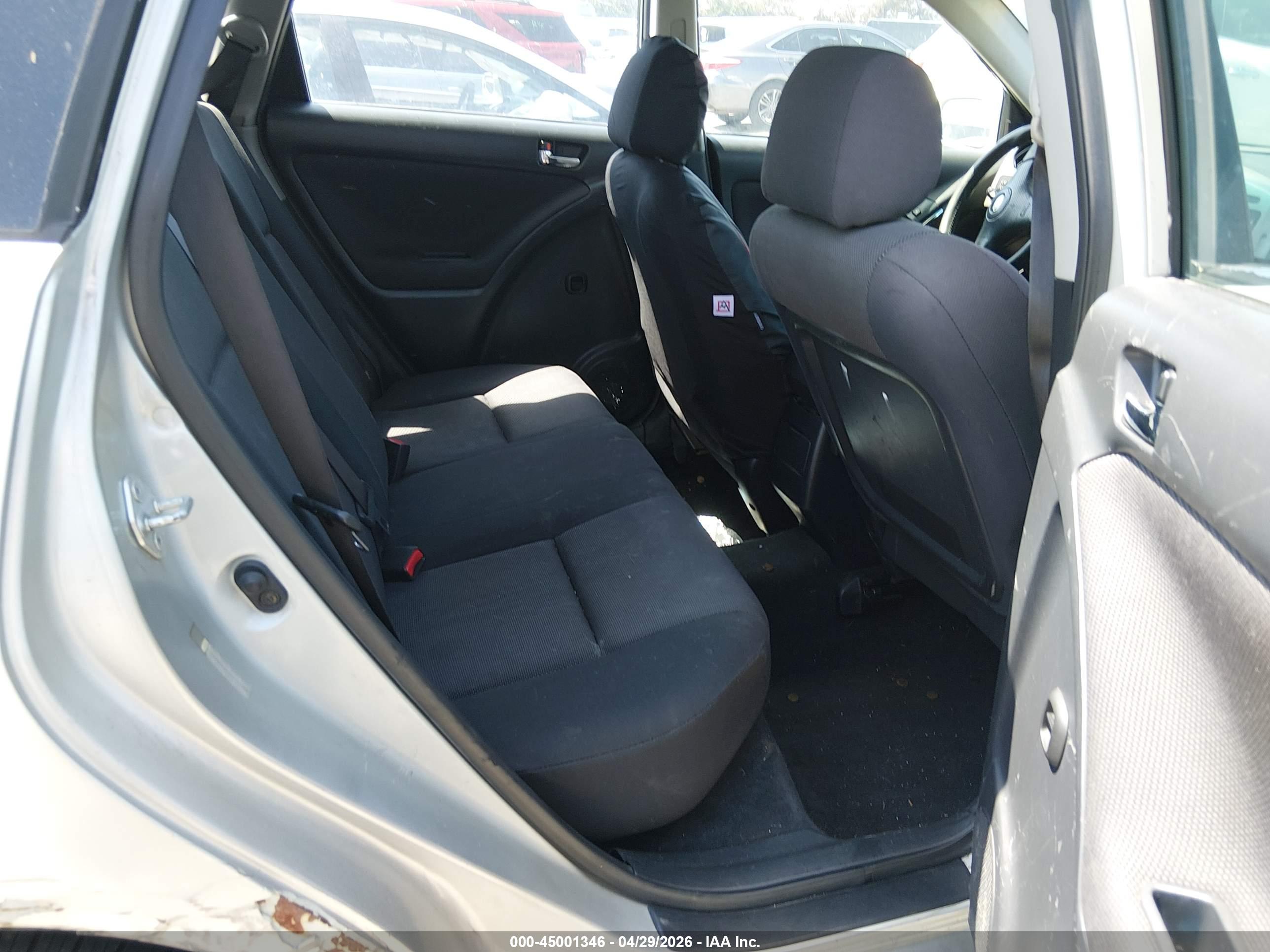 TOYOTA MATRIX image 8
