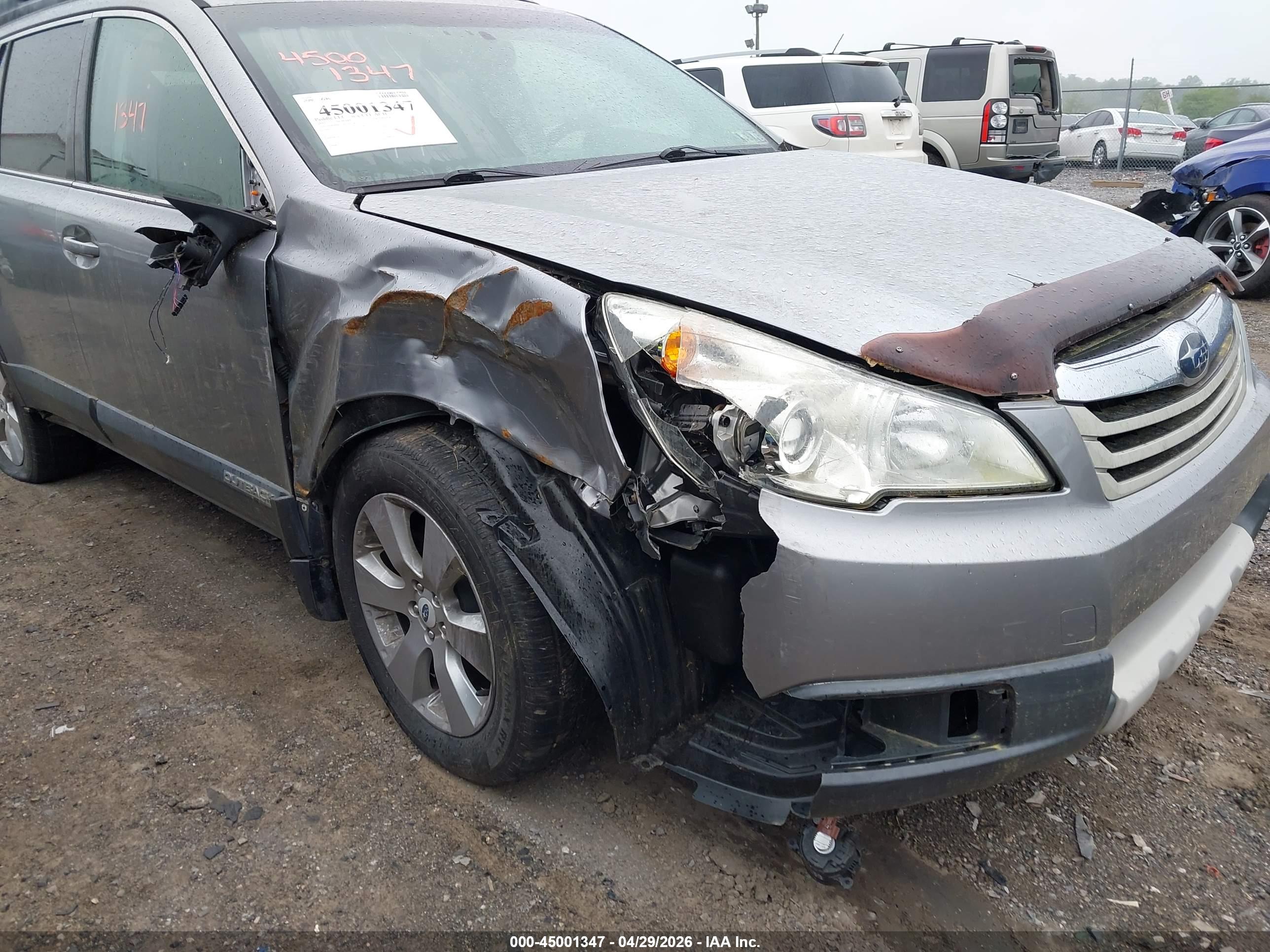 SUBARU OUTBACK image 6