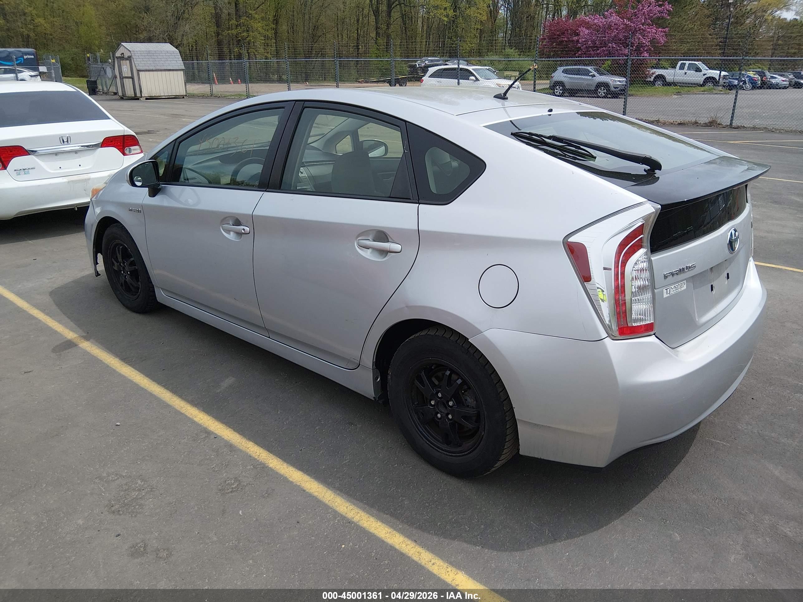 TOYOTA PRIUS image 3