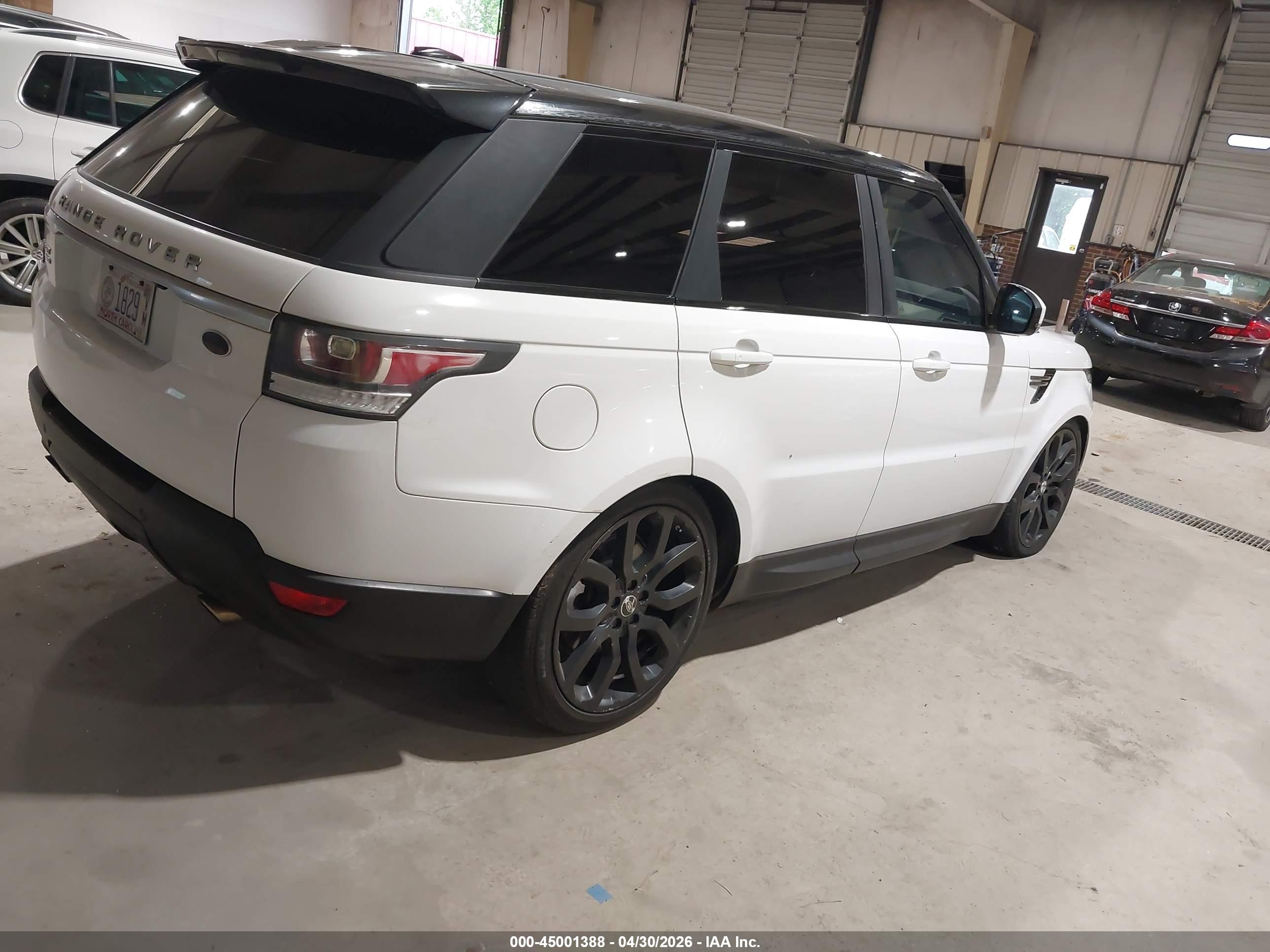 LAND ROVER image 4