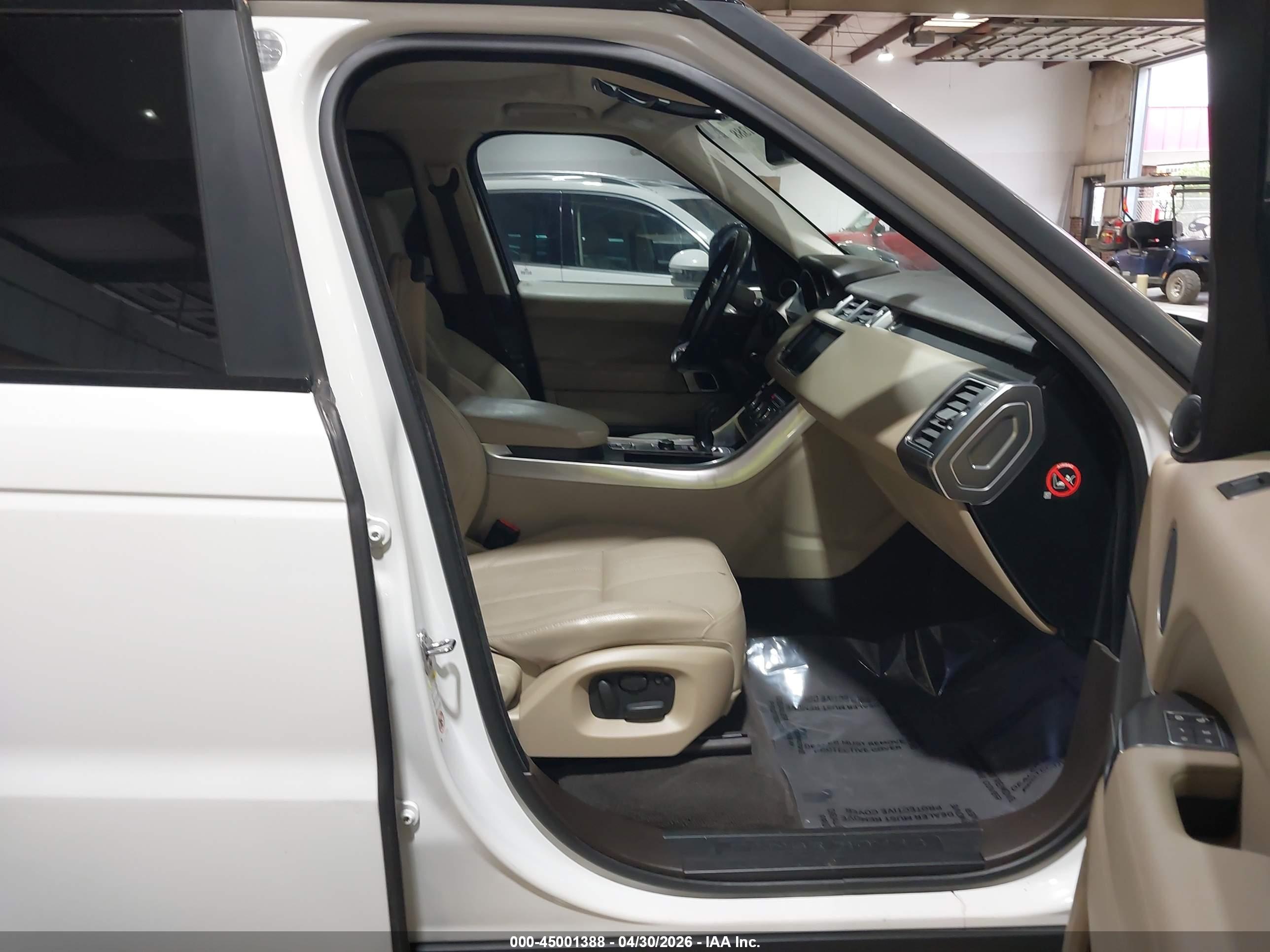 LAND ROVER image 5