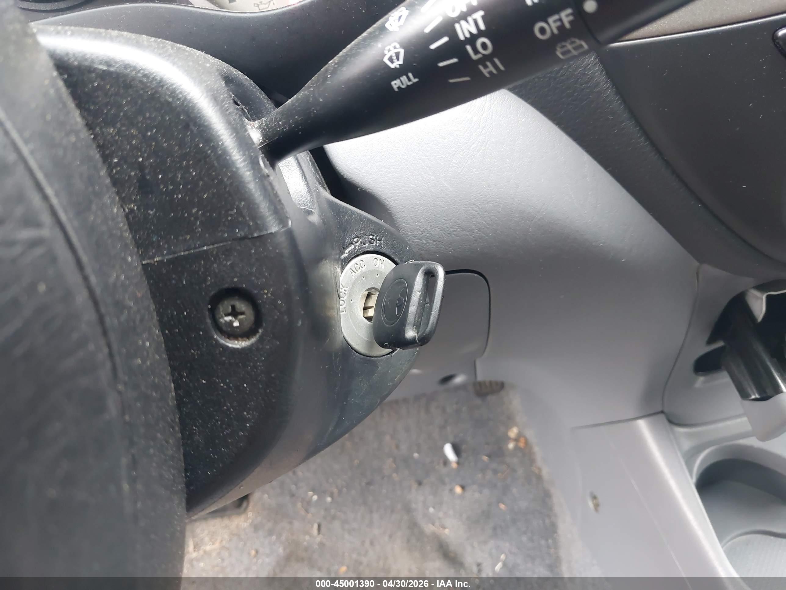 TOYOTA RAV4 image 11