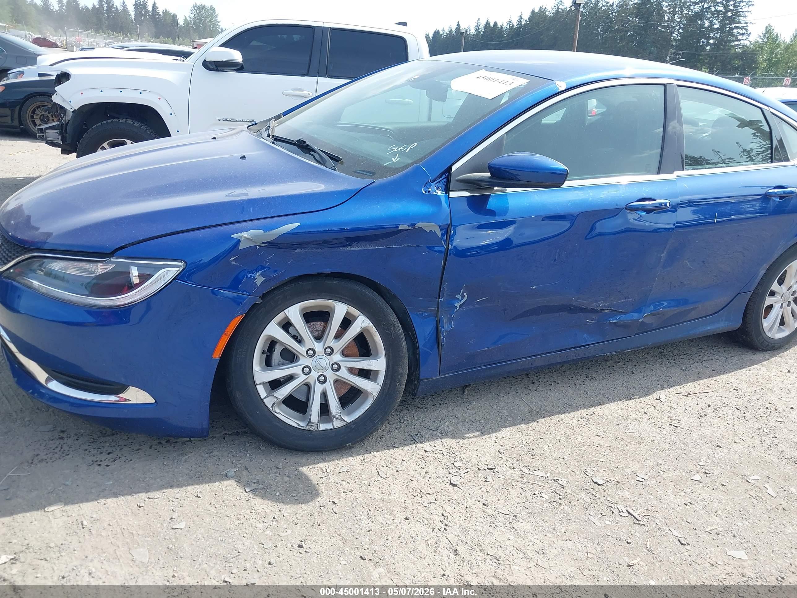 CHRYSLER 200 image 6