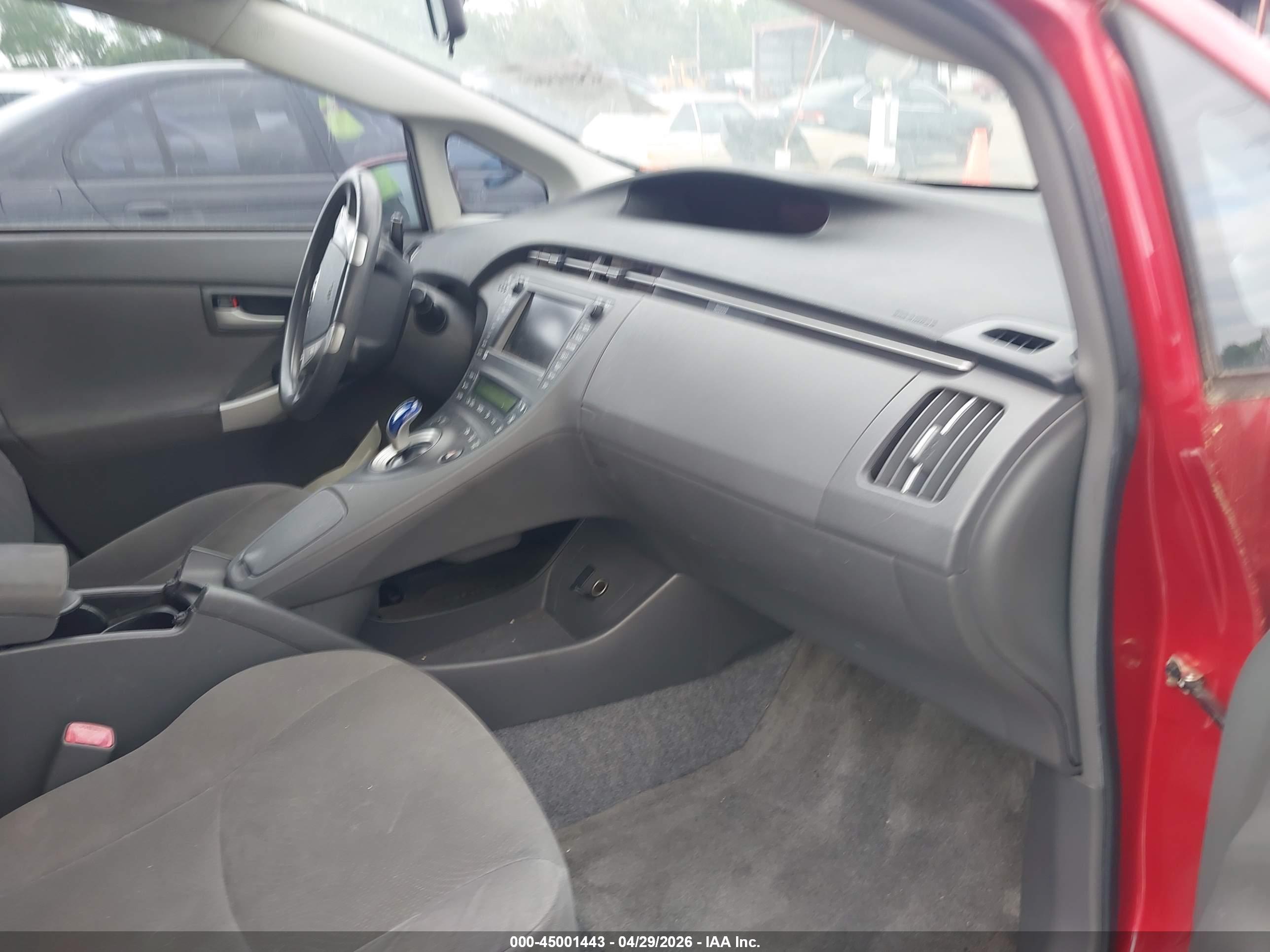 TOYOTA PRIUS image 5