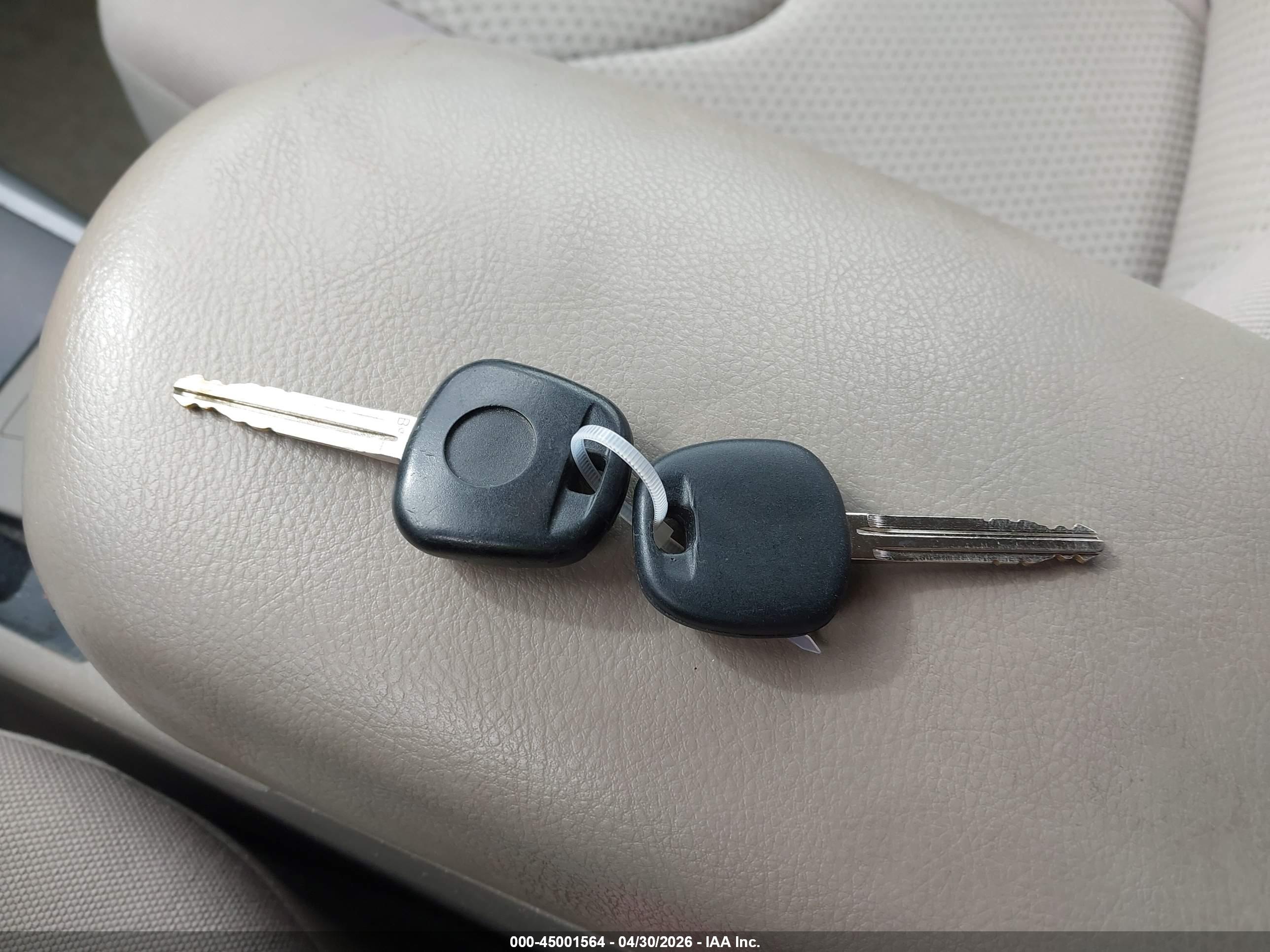 TOYOTA RAV4 image 11