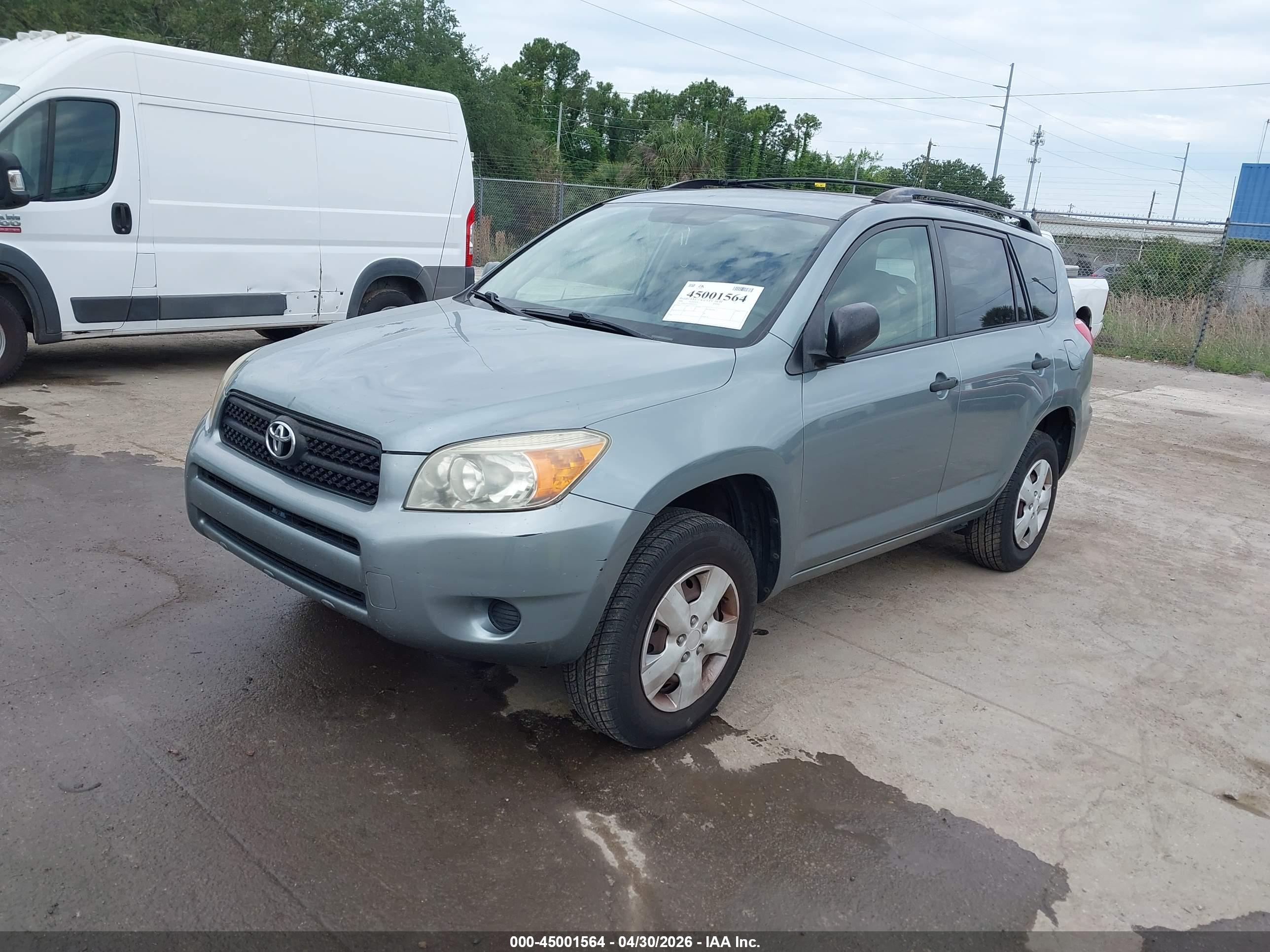 TOYOTA RAV4 image 2