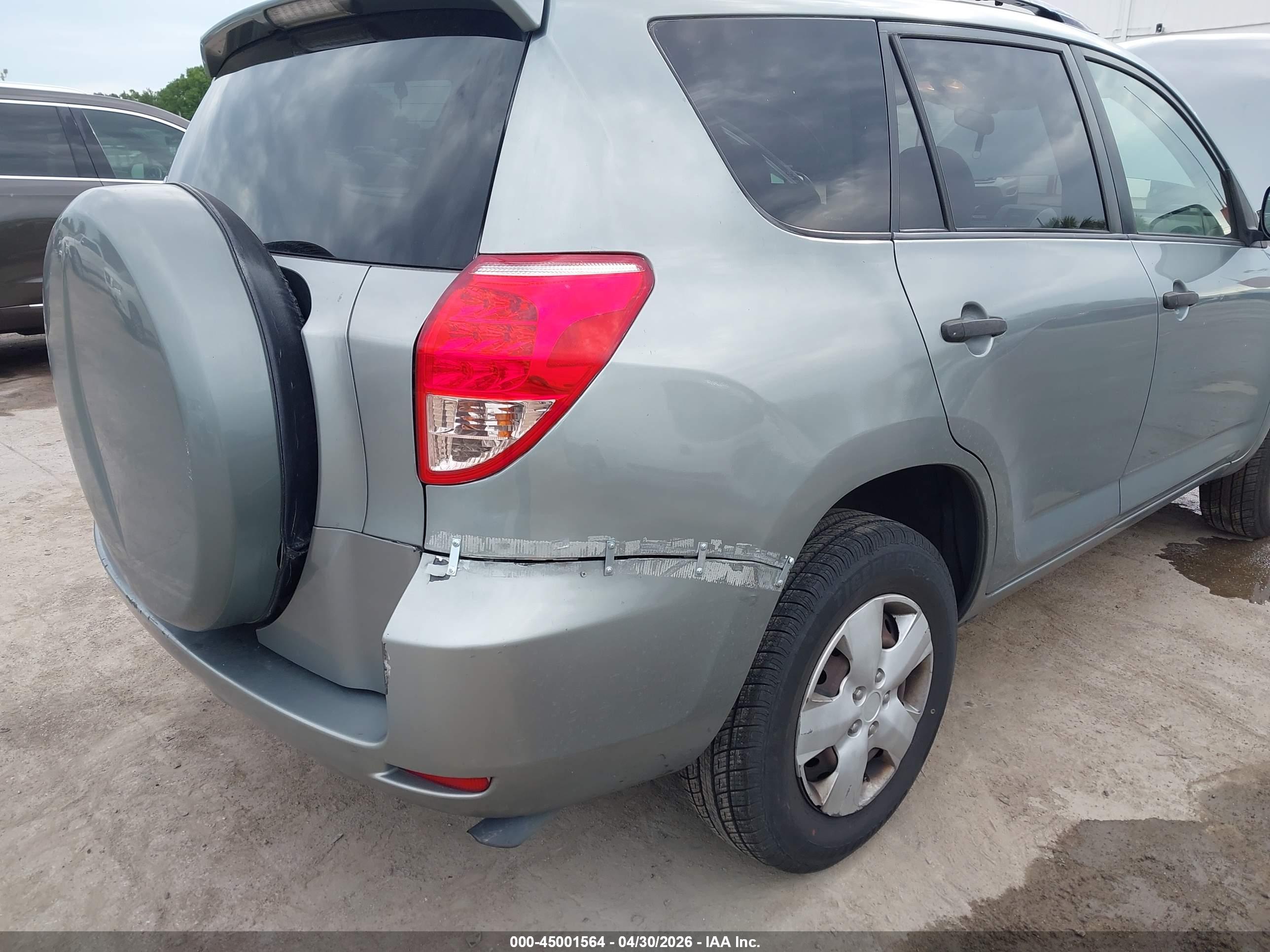 TOYOTA RAV4 image 6