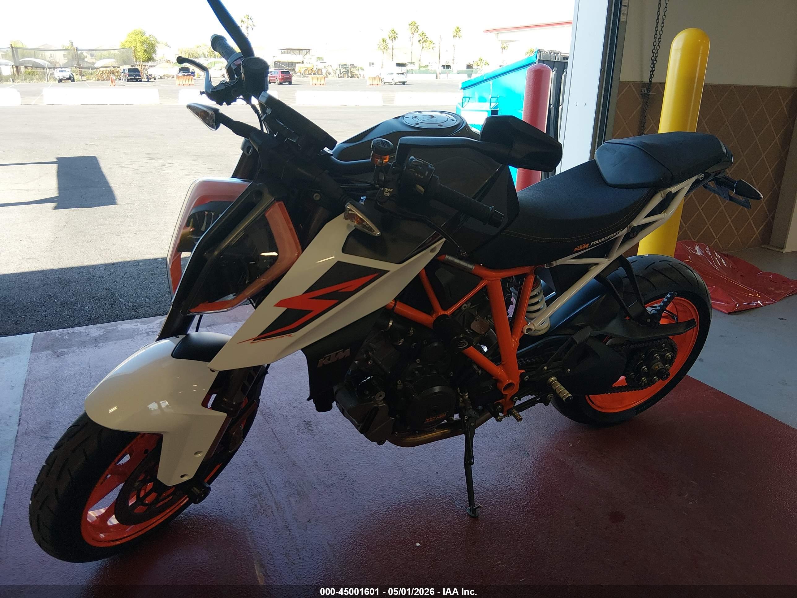 KTM 1290 image 2