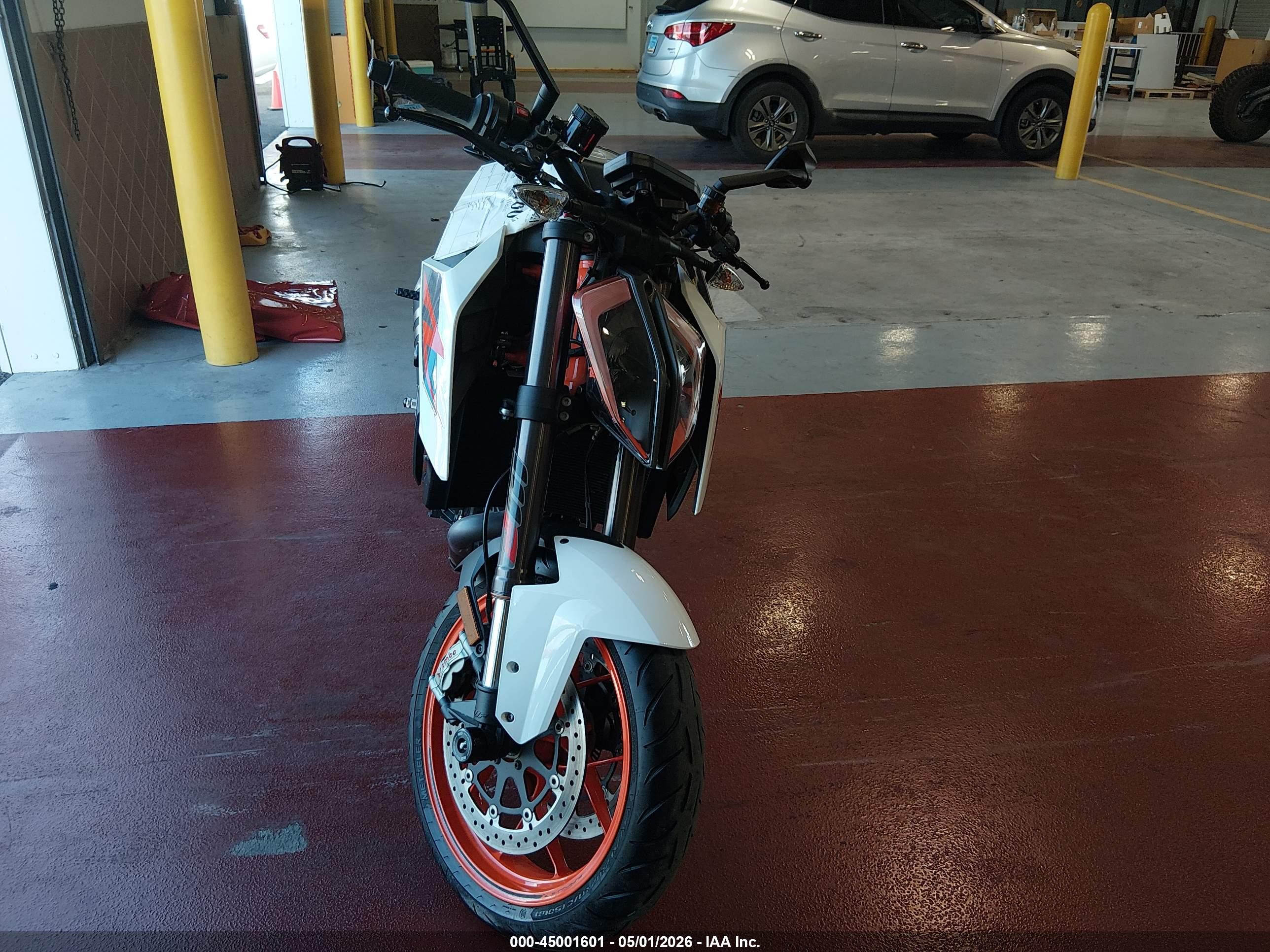KTM 1290 image 5