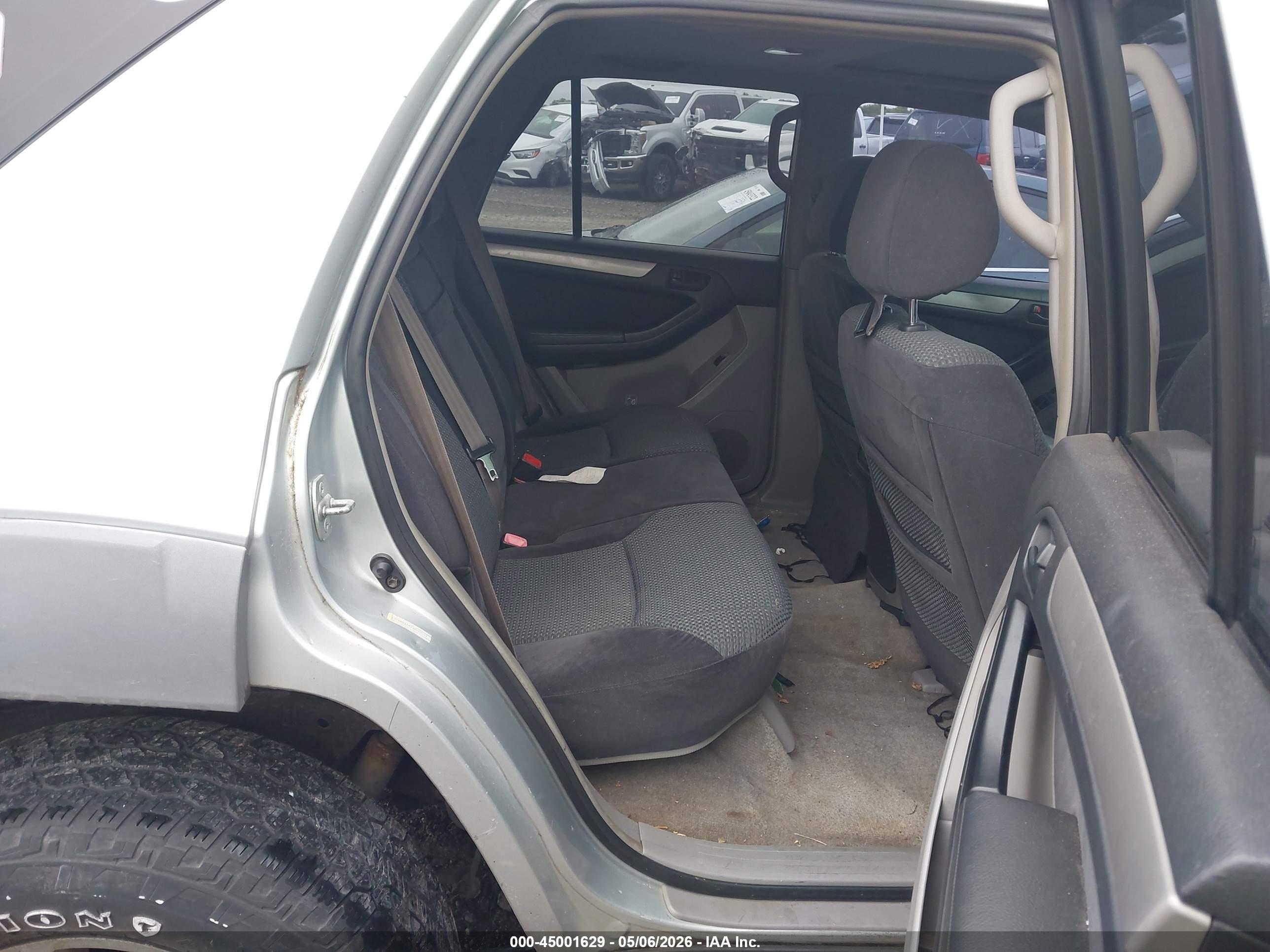 TOYOTA 4RUNNER image 8