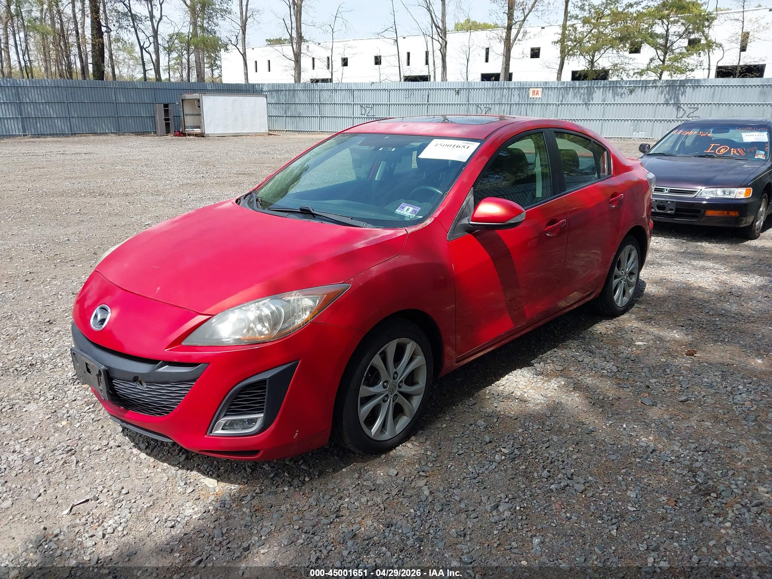 MAZDA MAZDA3 image 2