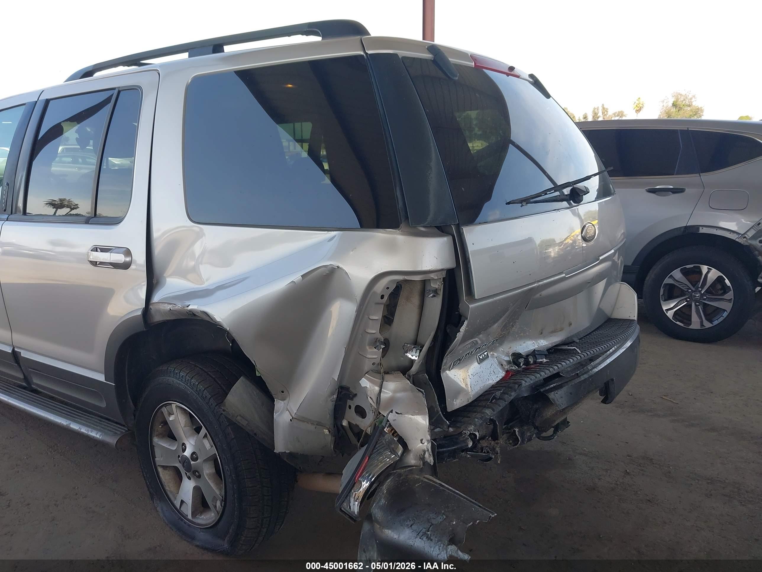 FORD EXPLORER image 6