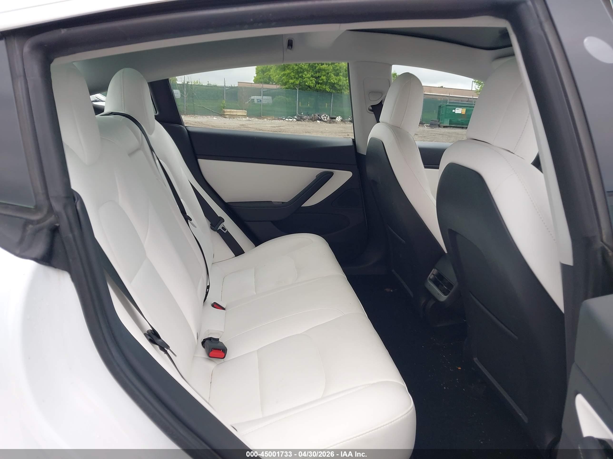 TESLA MODEL image 8