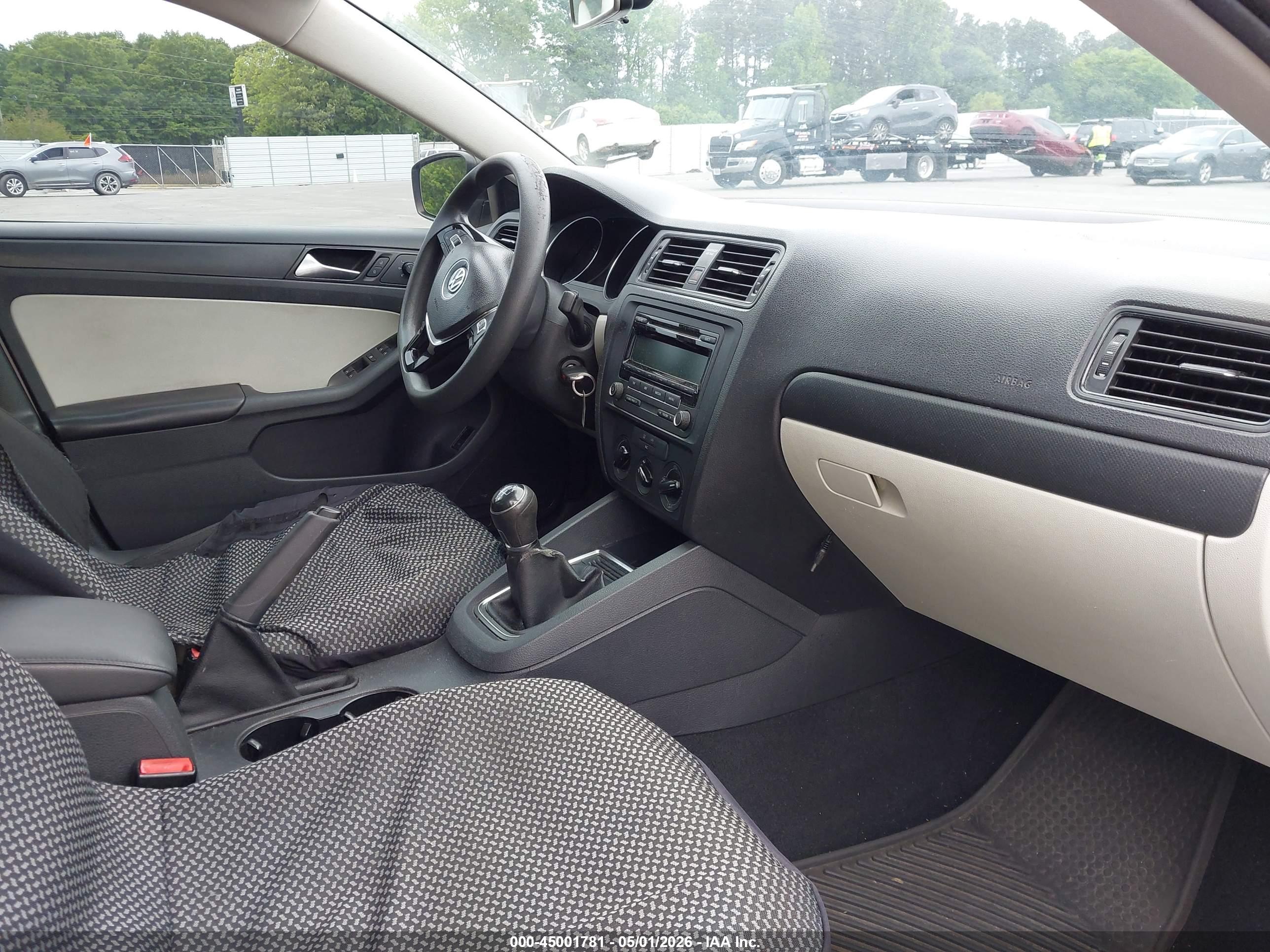 VOLKSWAGEN JETTA image 5