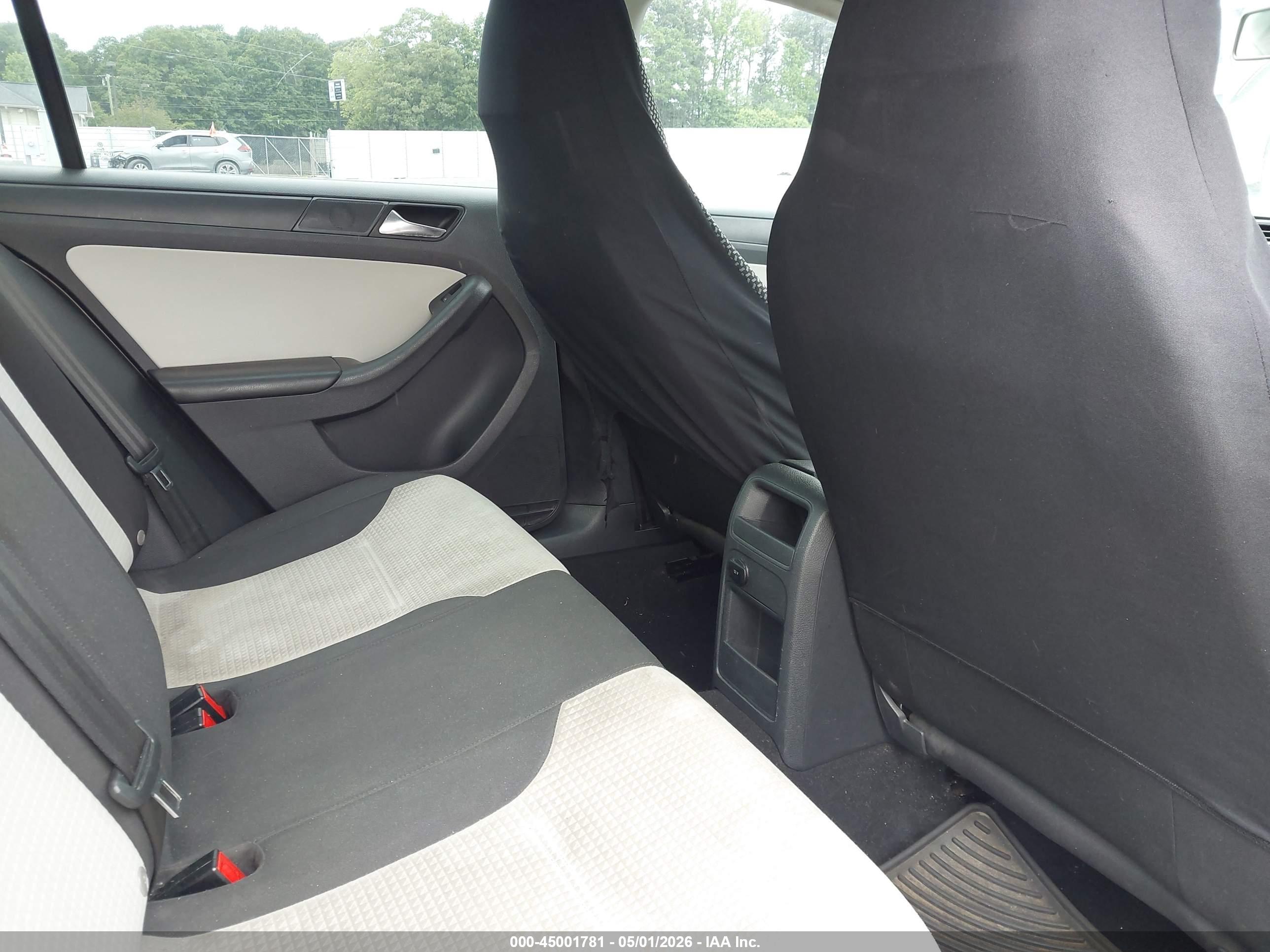 VOLKSWAGEN JETTA image 8