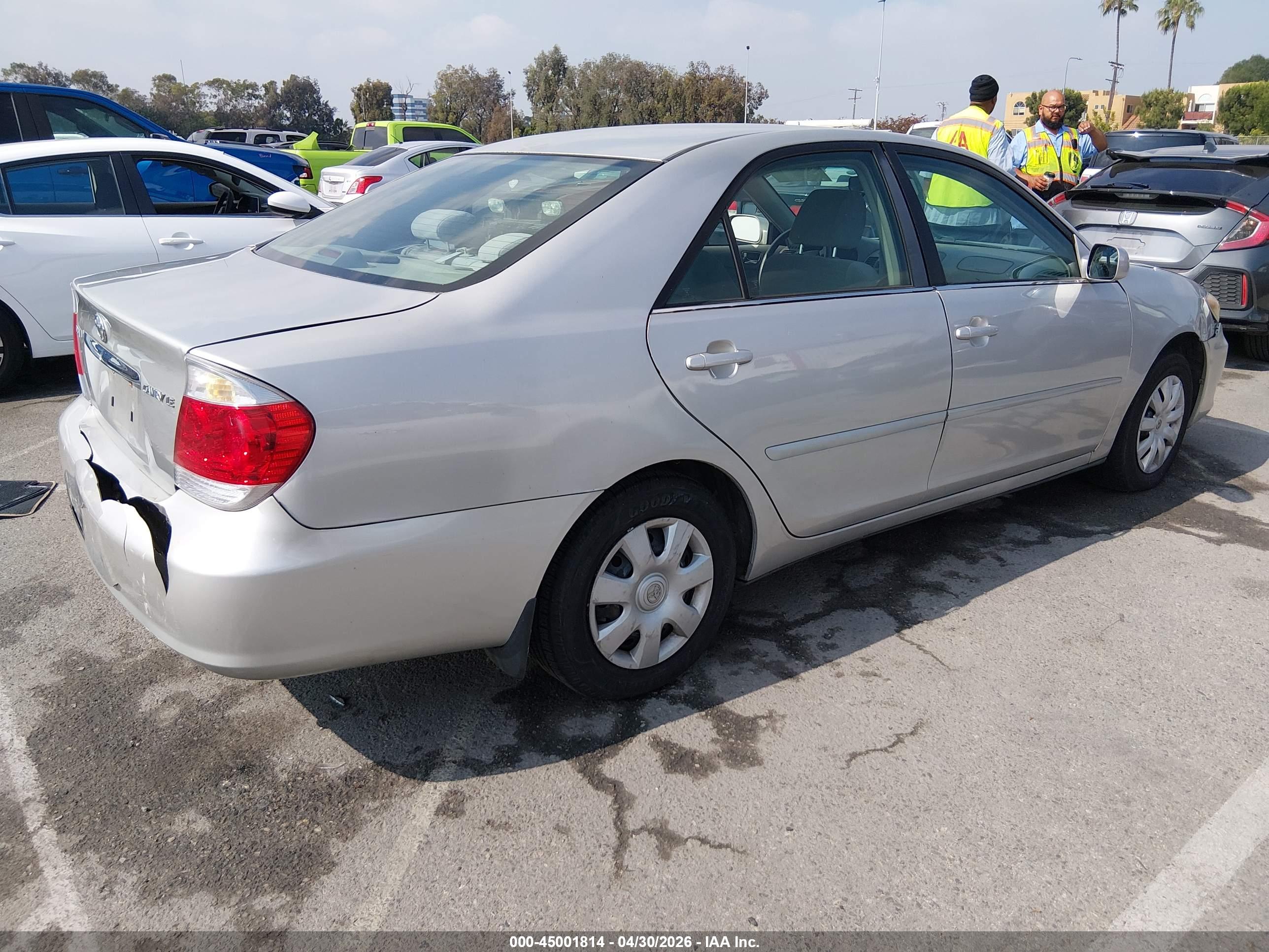 TOYOTA CAMRY image 4