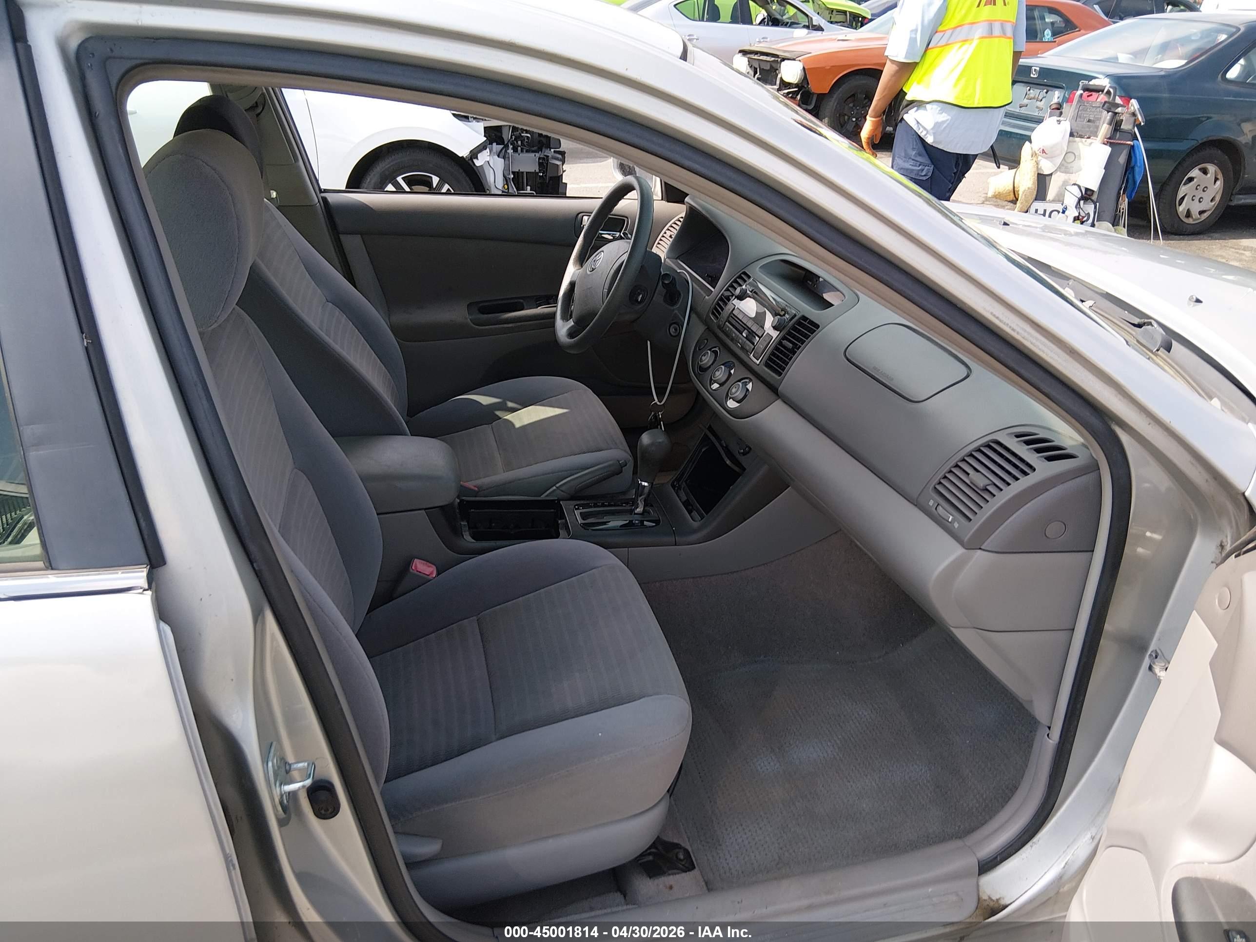 TOYOTA CAMRY image 5