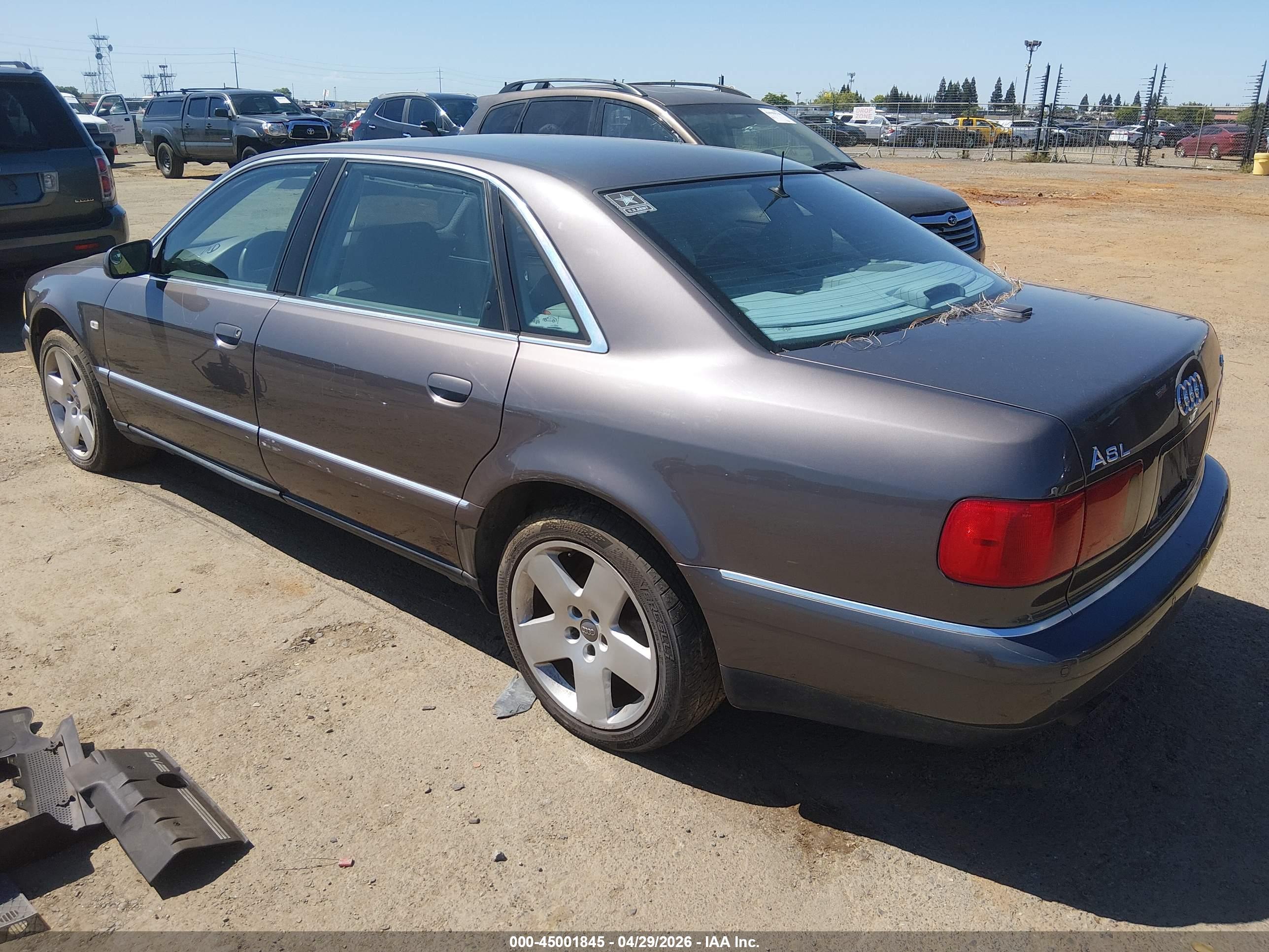 AUDI A8 image 3