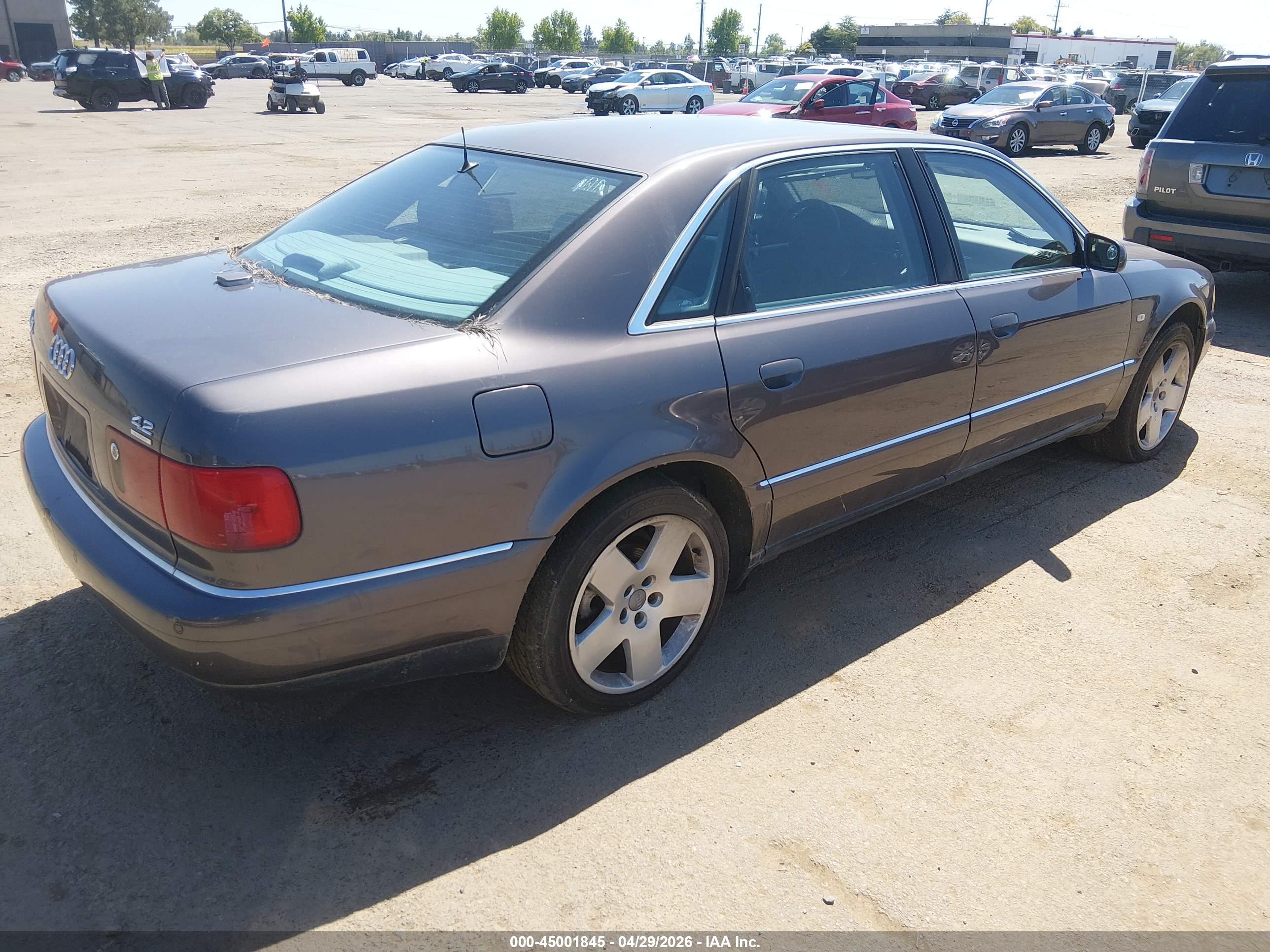 AUDI A8 image 4