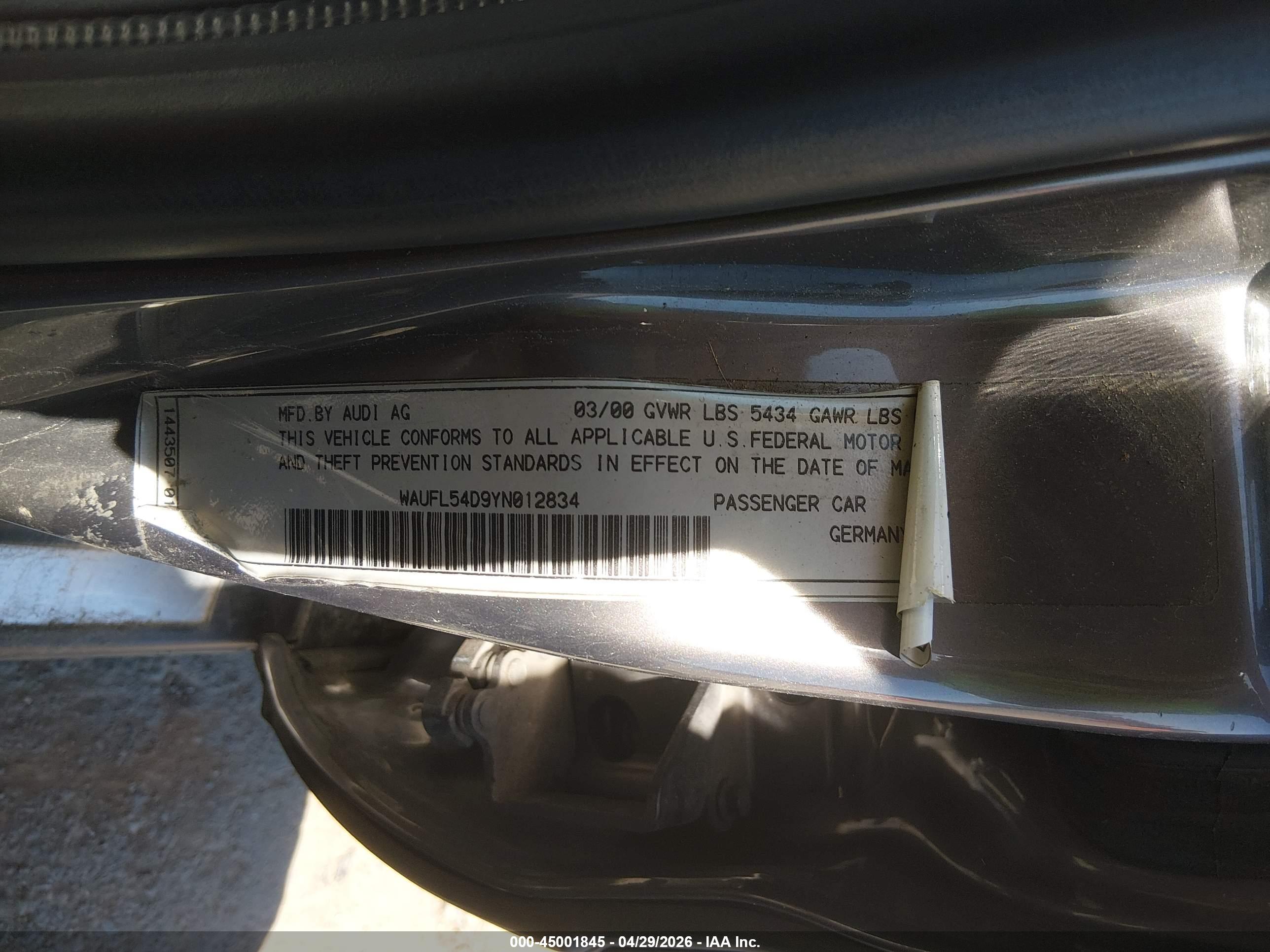 AUDI A8 image 9