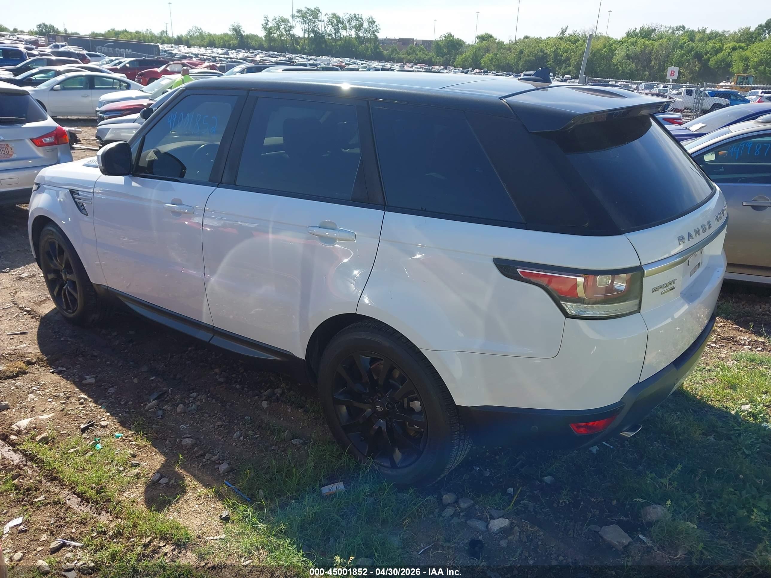 LAND ROVER image 3