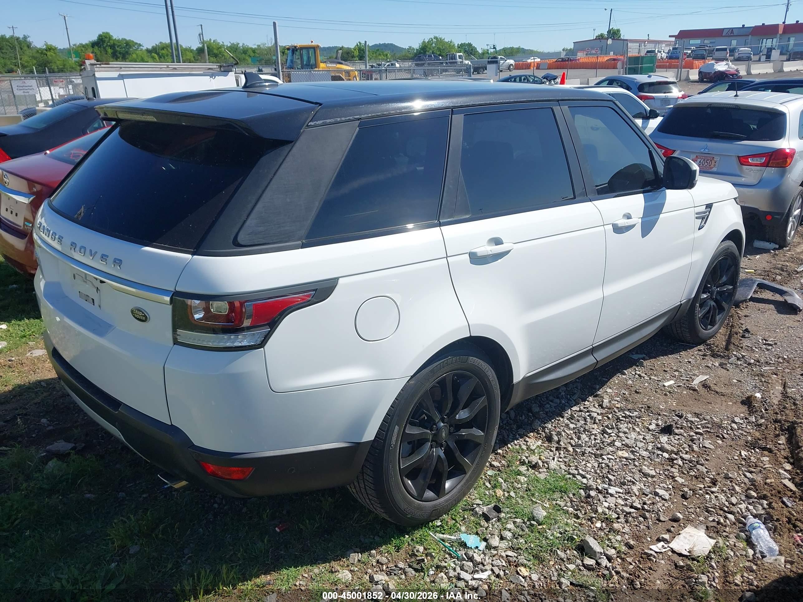 LAND ROVER image 4