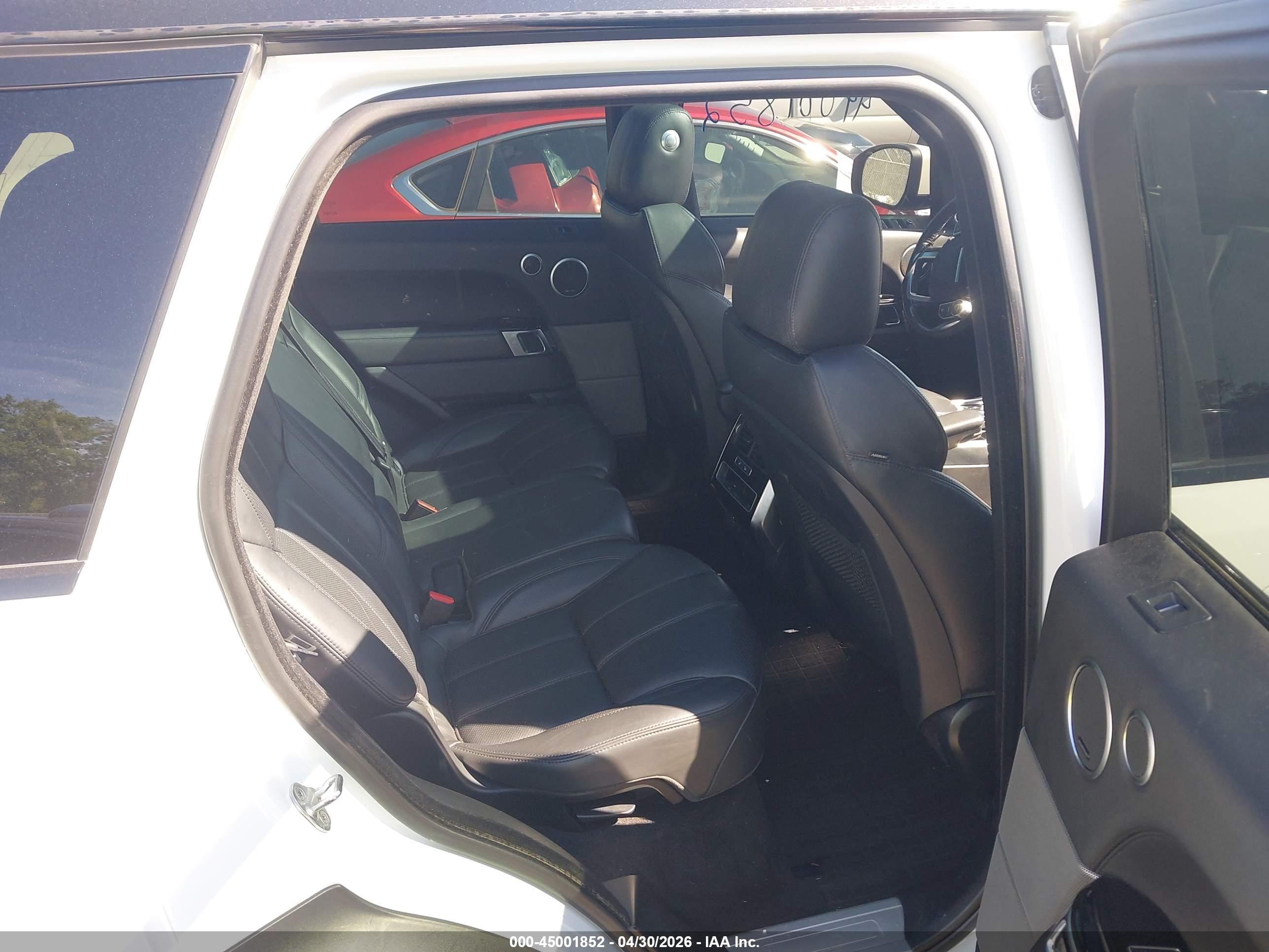 LAND ROVER image 8