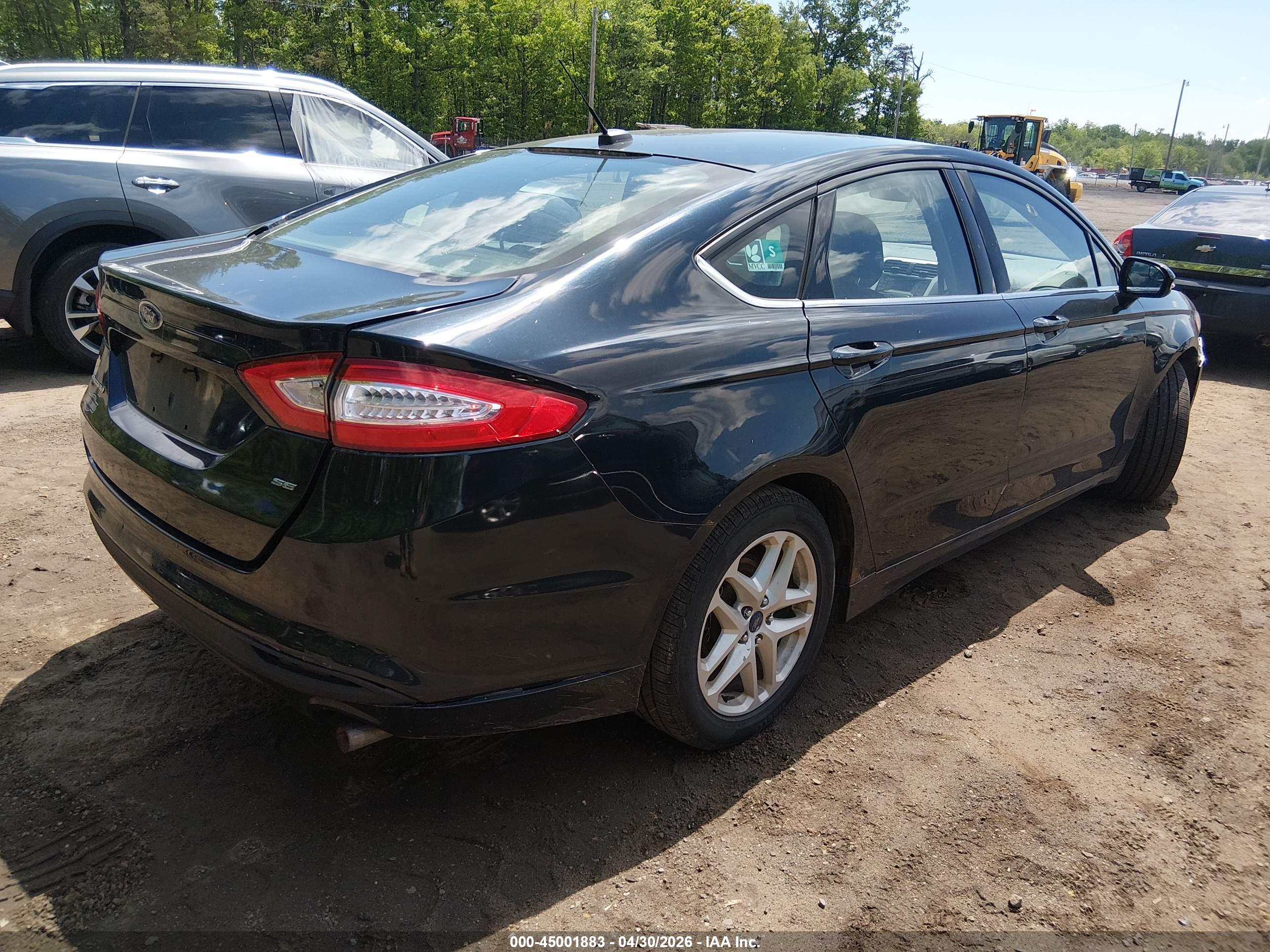 FORD FUSION image 4