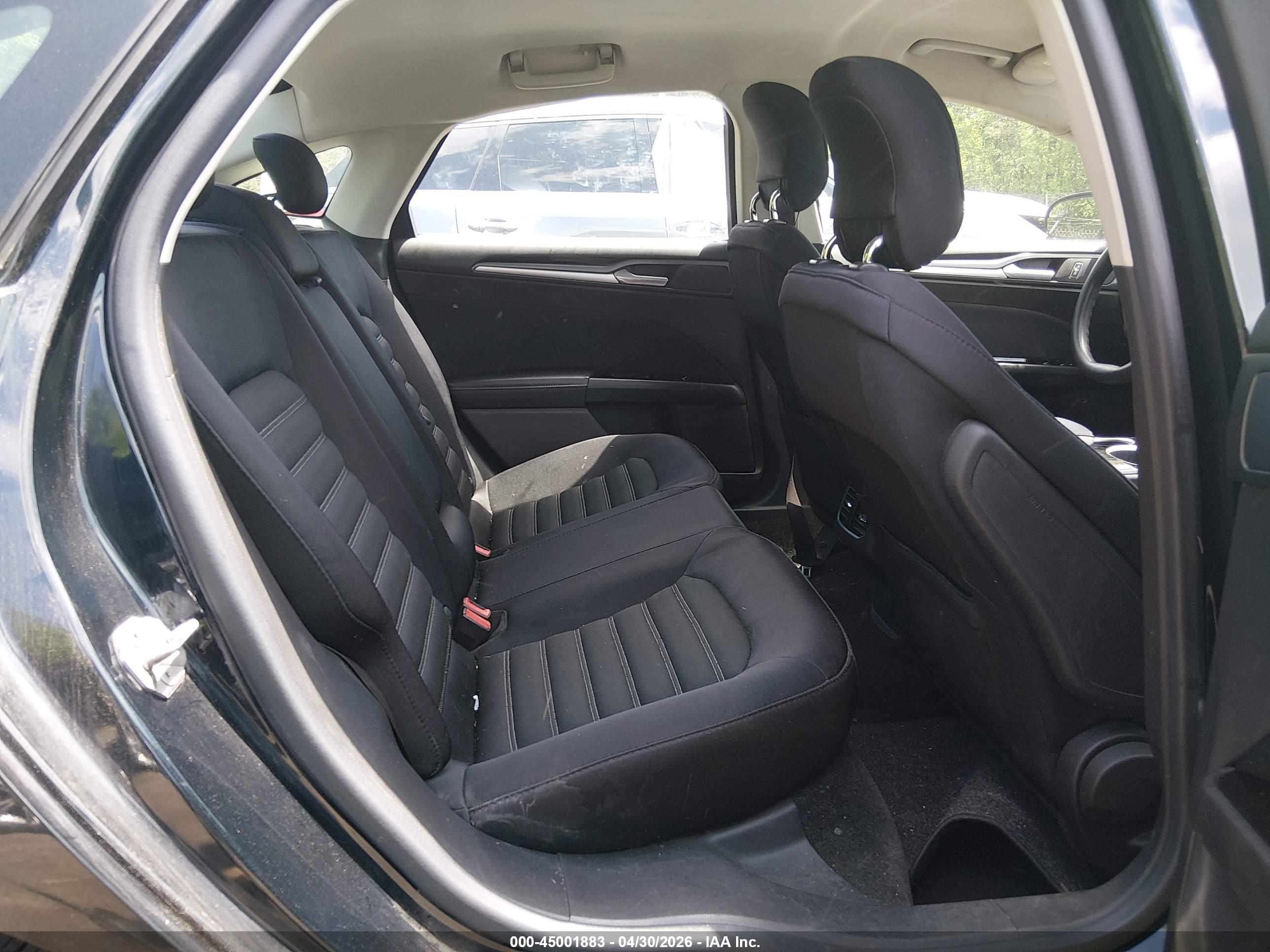 FORD FUSION image 8