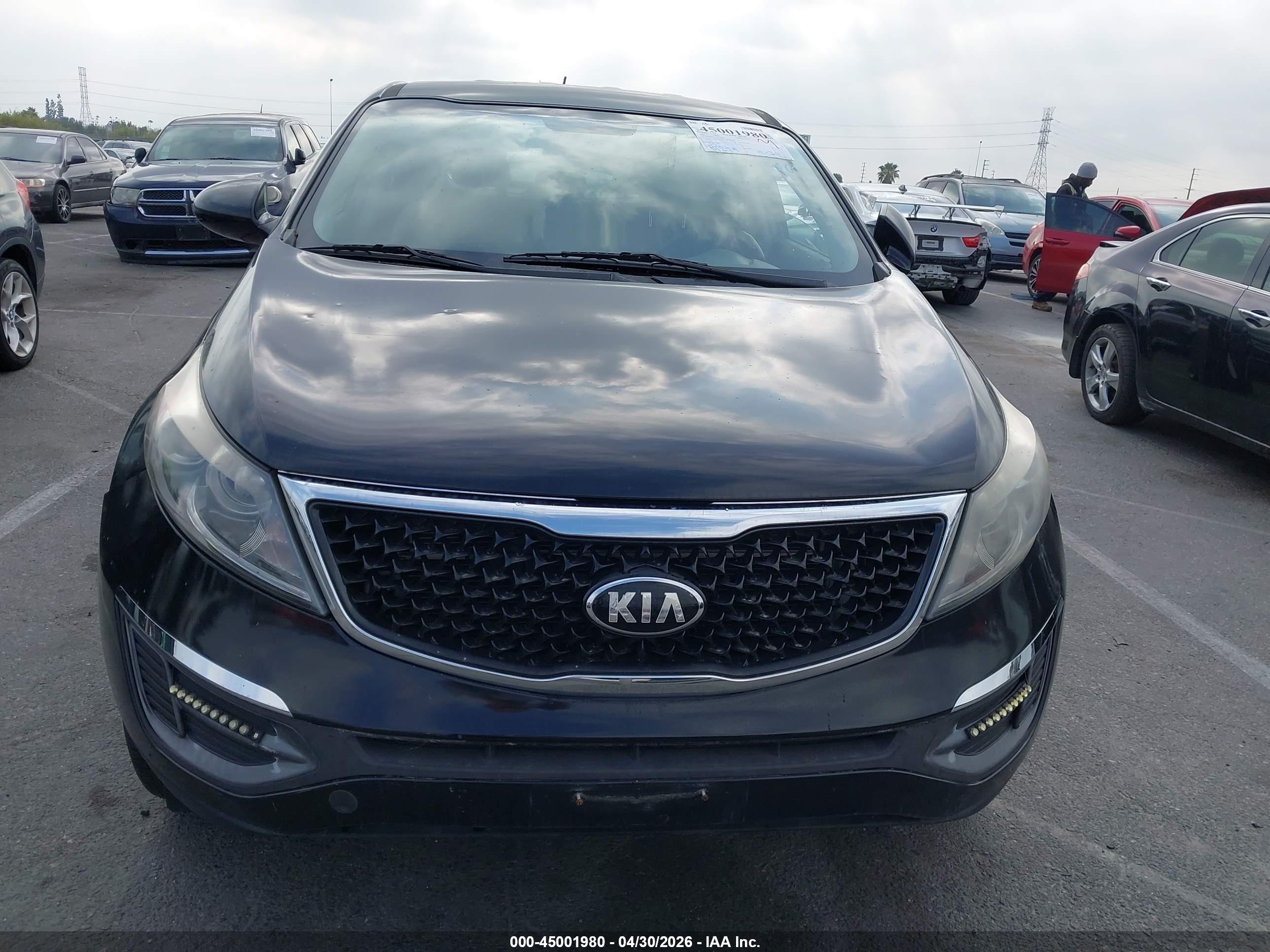 KIA SPORTAGE image 6