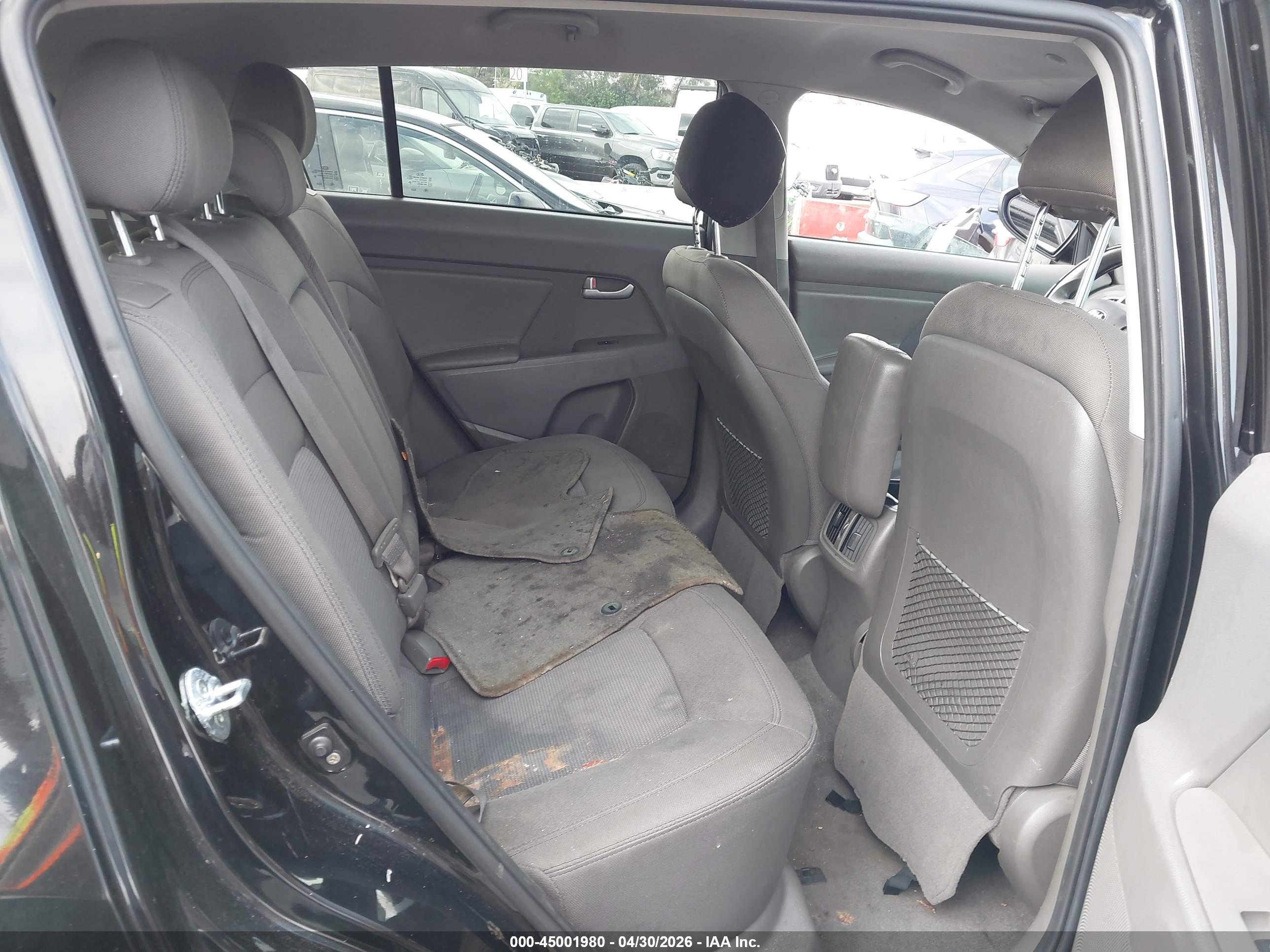 KIA SPORTAGE image 8